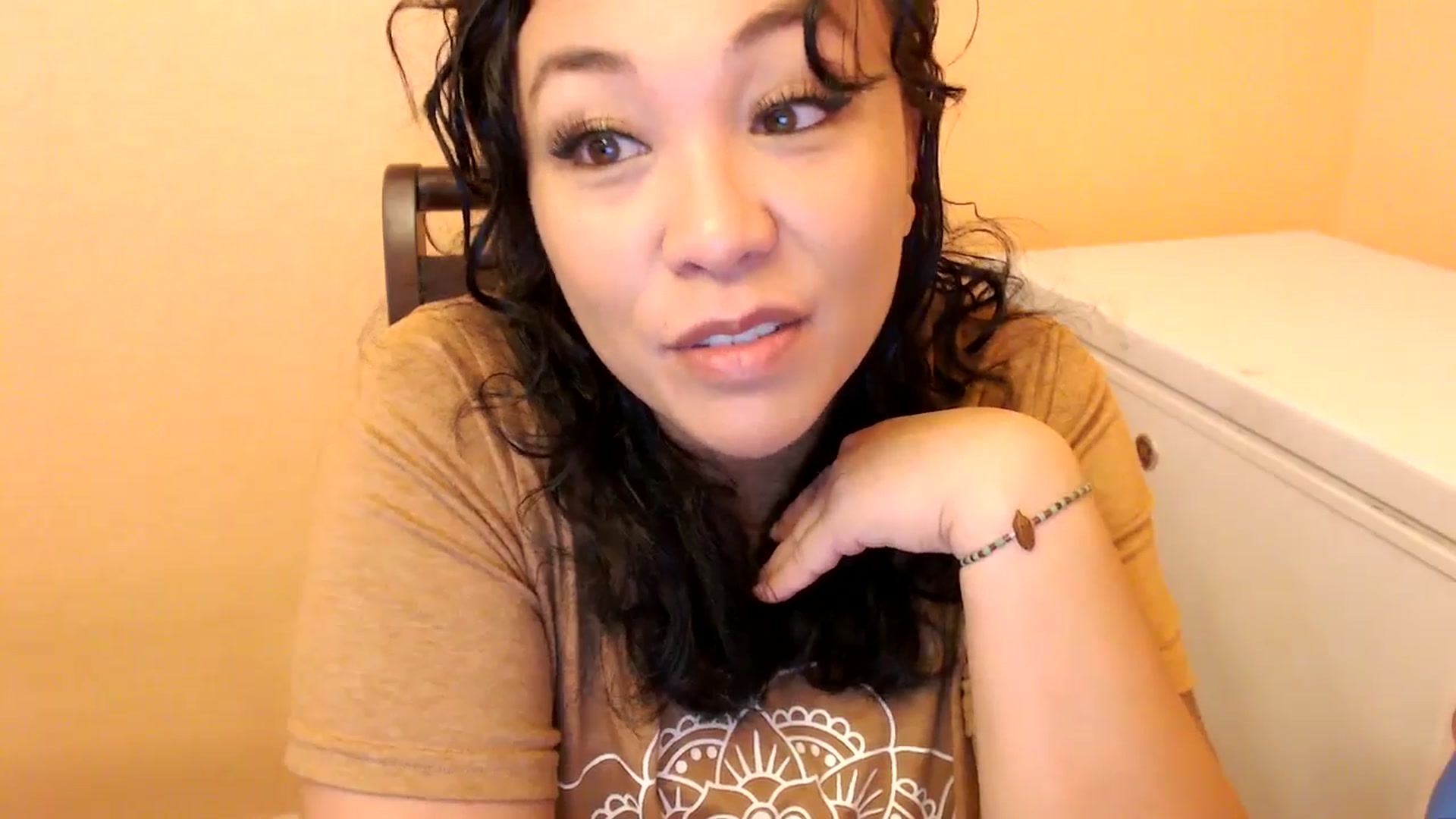 Gallery image thumbnail from MickaylaMinx's myfreecams stream on, 01/03/2025, 19:06 image 3 of 20