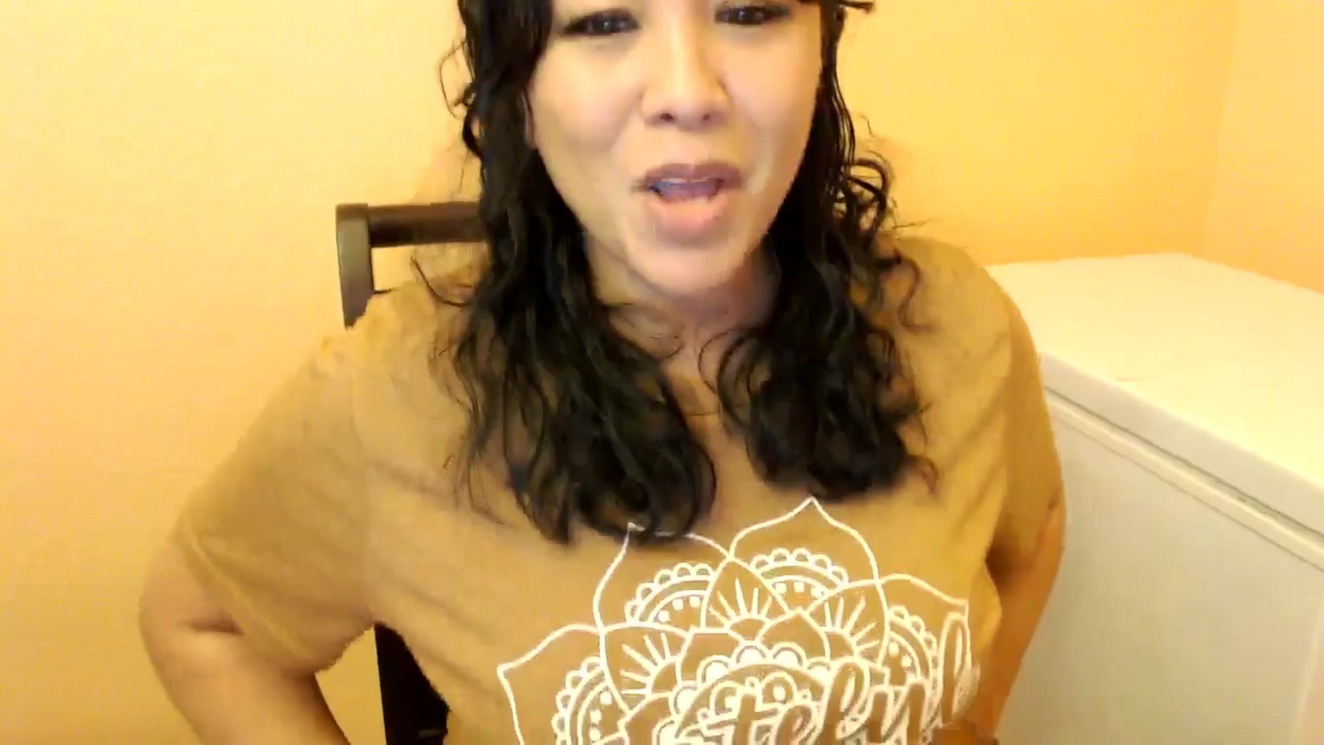 Gallery image thumbnail from MickaylaMinx's myfreecams stream on, 01/03/2025, 19:06 image 15 of 20