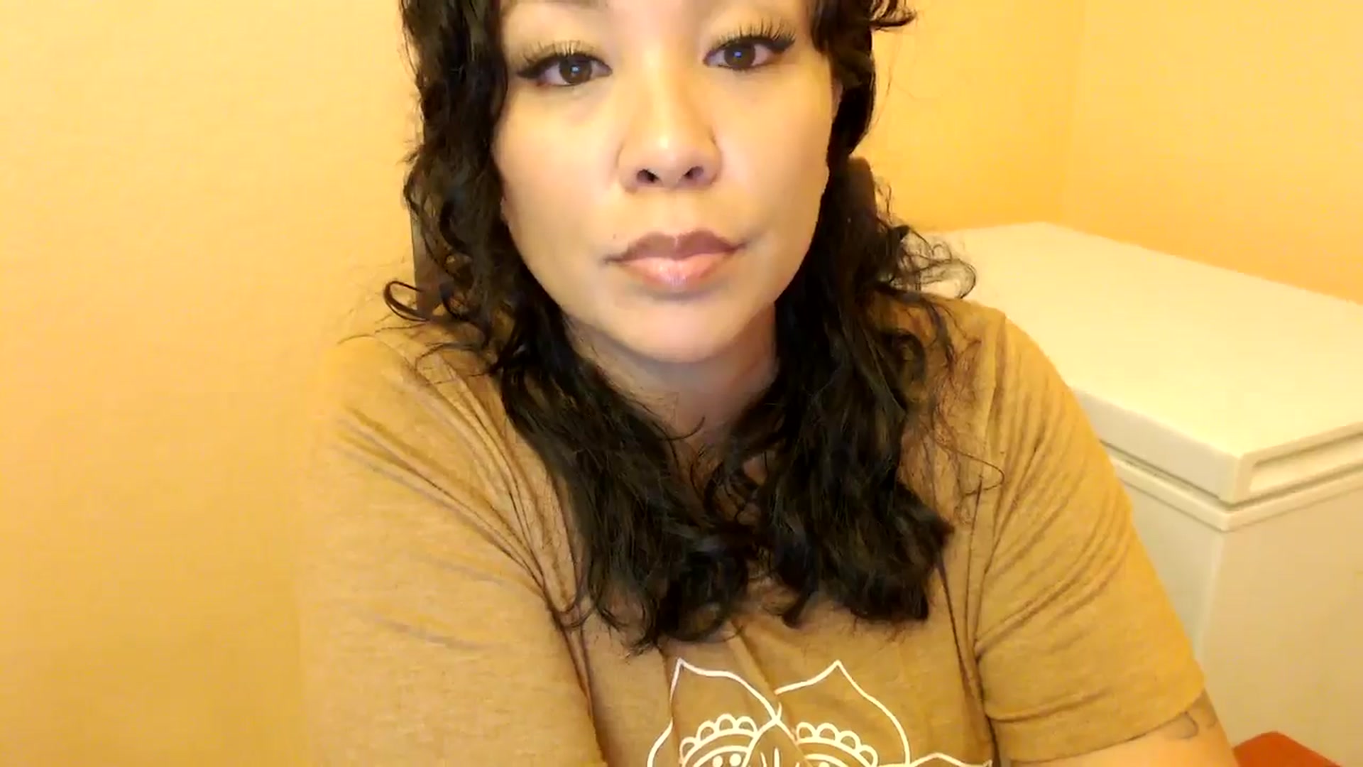 Gallery image thumbnail from MickaylaMinx's myfreecams stream on, 01/03/2025, 21:25 image 2 of 20