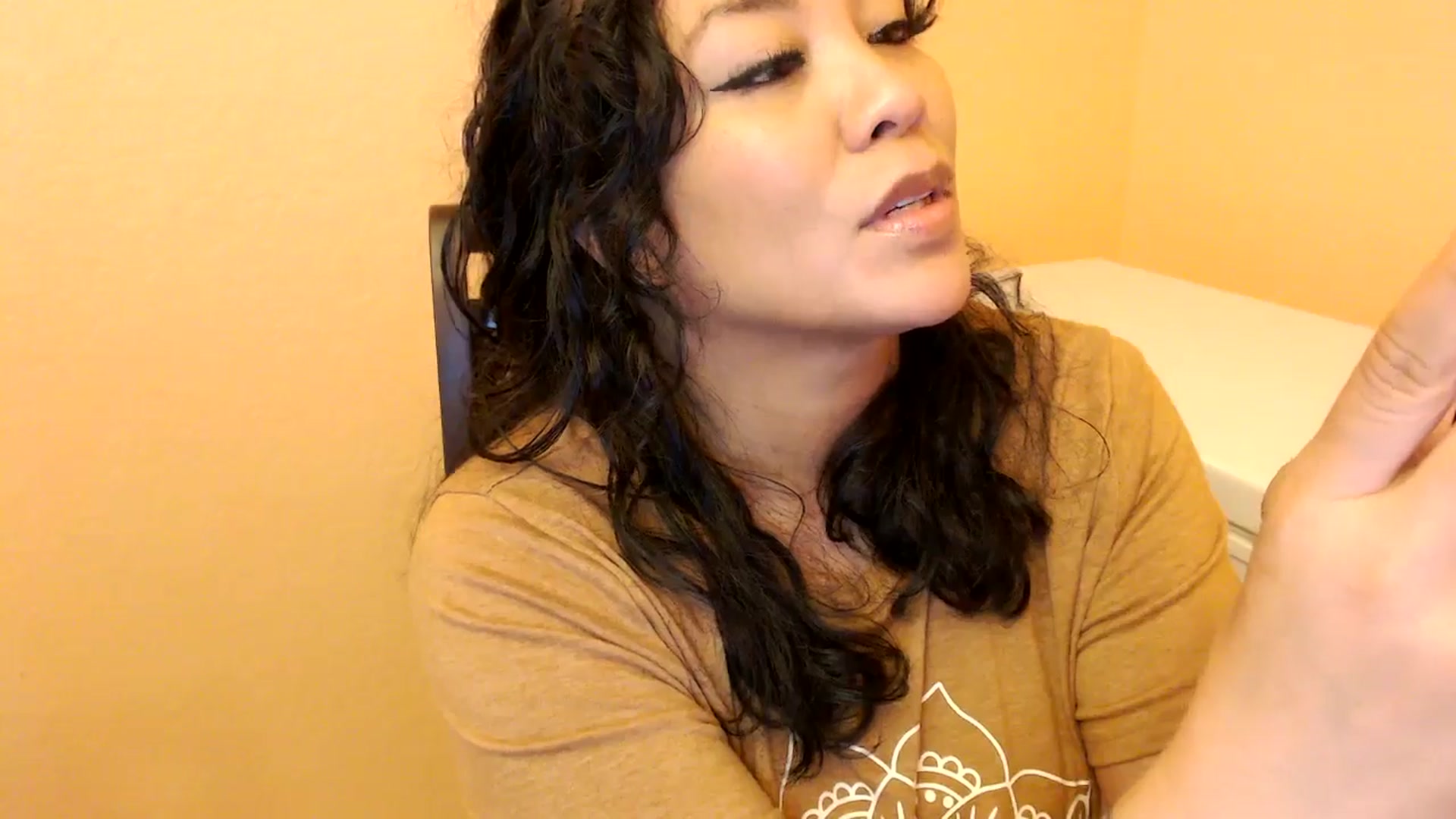Gallery image thumbnail from MickaylaMinx's myfreecams stream on, 01/03/2025, 21:25 image 12 of 20