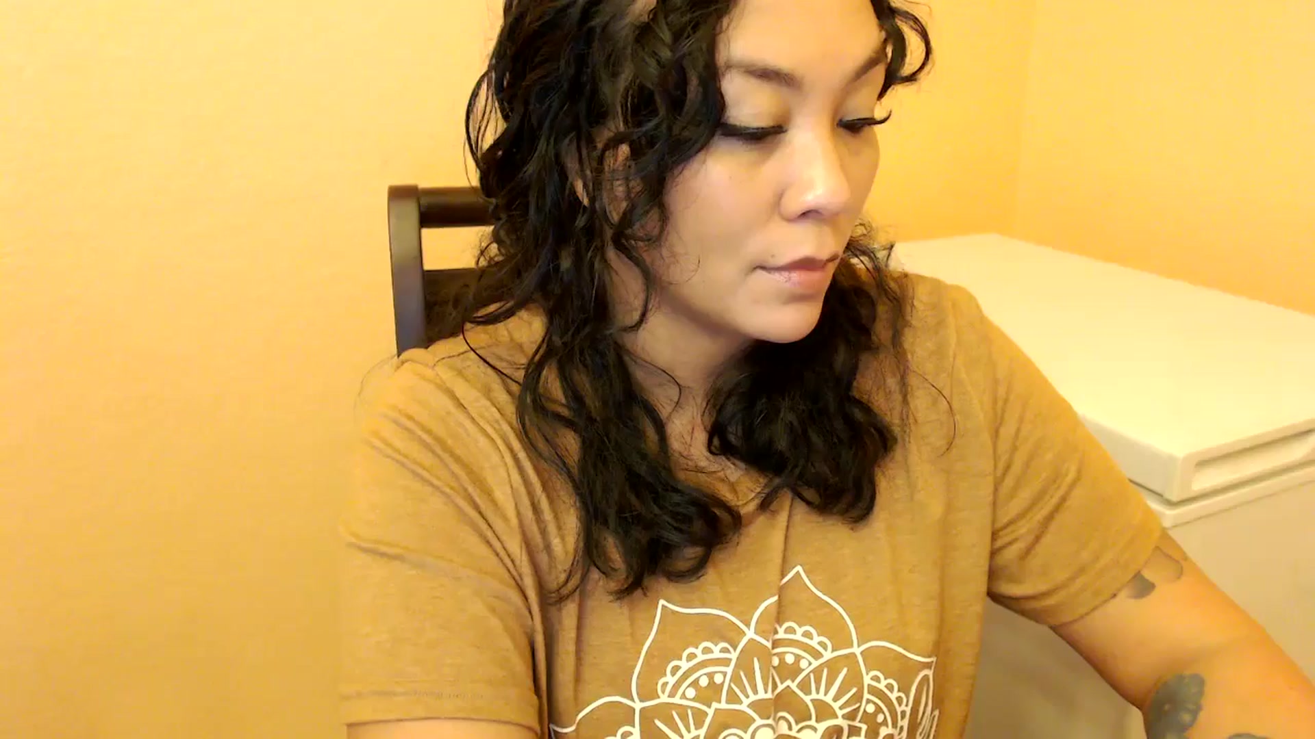 Gallery image thumbnail from MickaylaMinx's myfreecams stream on, 01/03/2025, 21:25 image 16 of 20