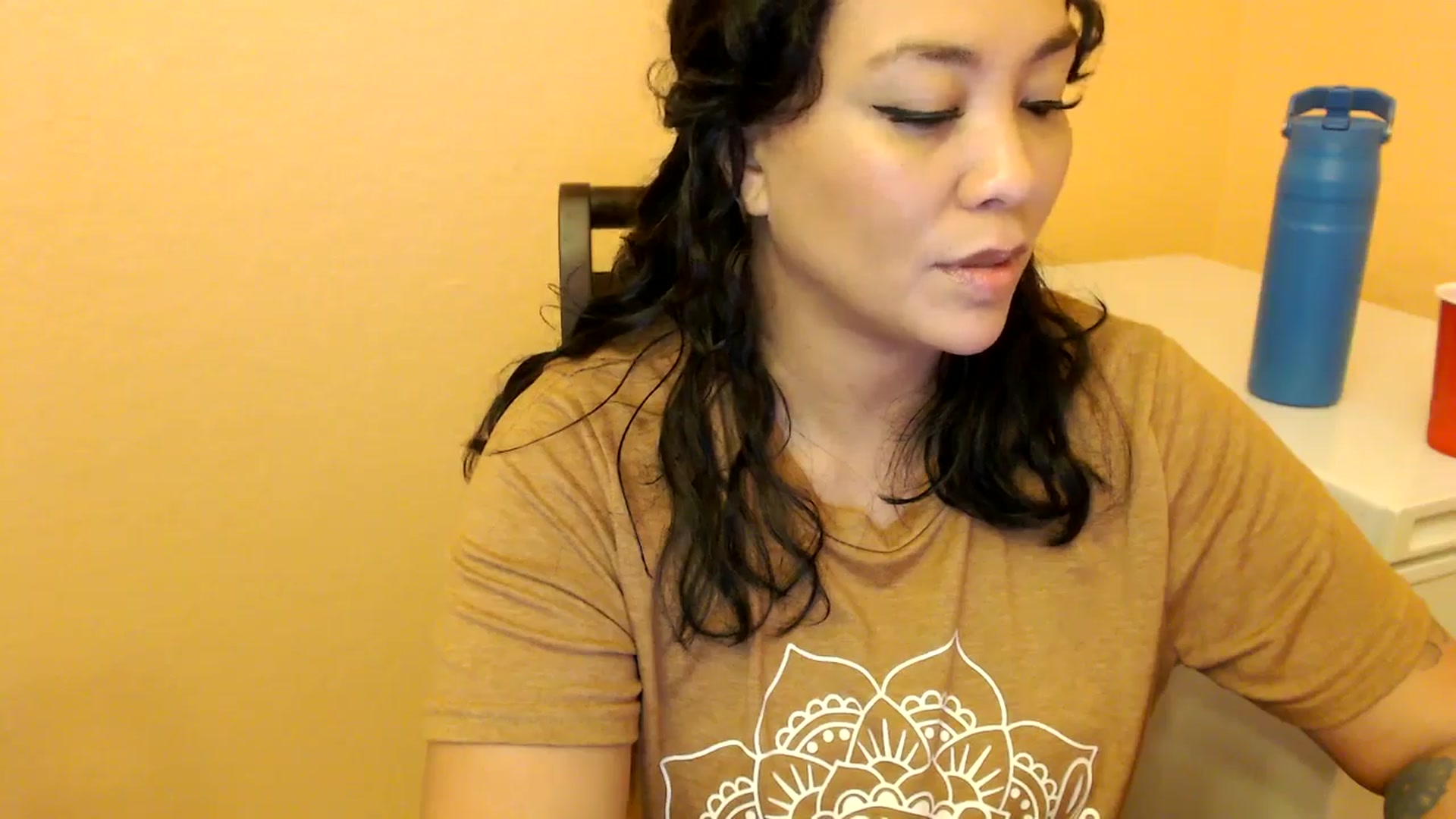 Gallery image thumbnail from MickaylaMinx's myfreecams stream on, 01/03/2025, 22:16 image 7 of 20