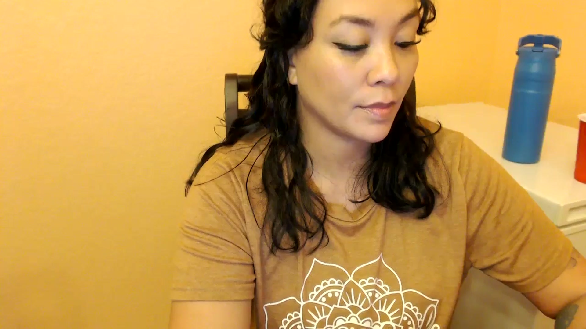 Gallery image thumbnail from MickaylaMinx's myfreecams stream on, 01/03/2025, 22:16 image 8 of 20