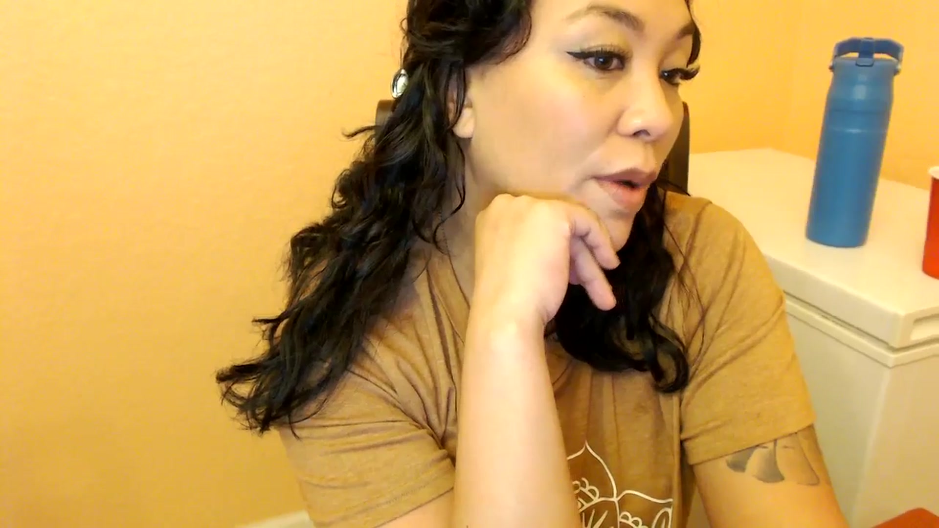 Gallery image thumbnail from MickaylaMinx's myfreecams stream on, 01/03/2025, 22:16 image 4 of 20