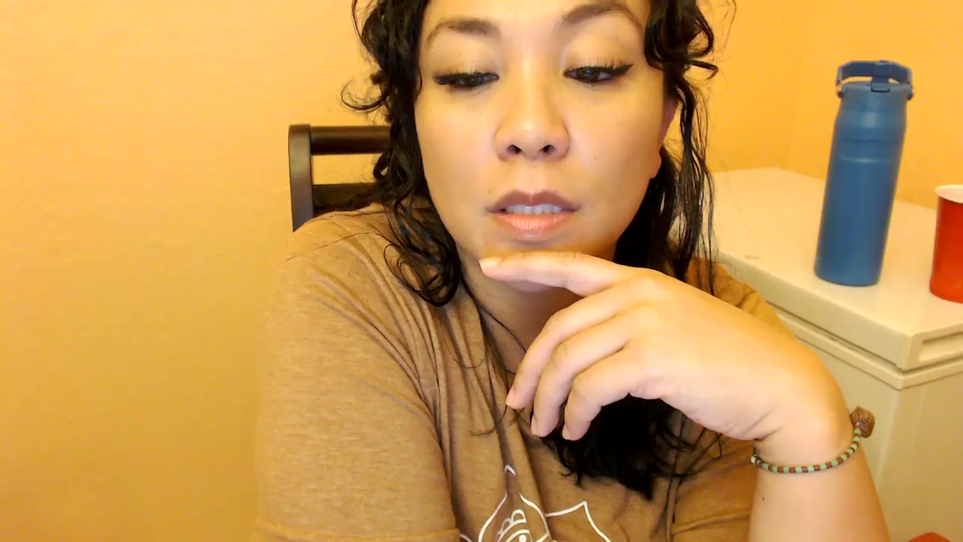 Gallery image thumbnail from MickaylaMinx's myfreecams stream on, 01/03/2025, 22:57 image 2 of 20