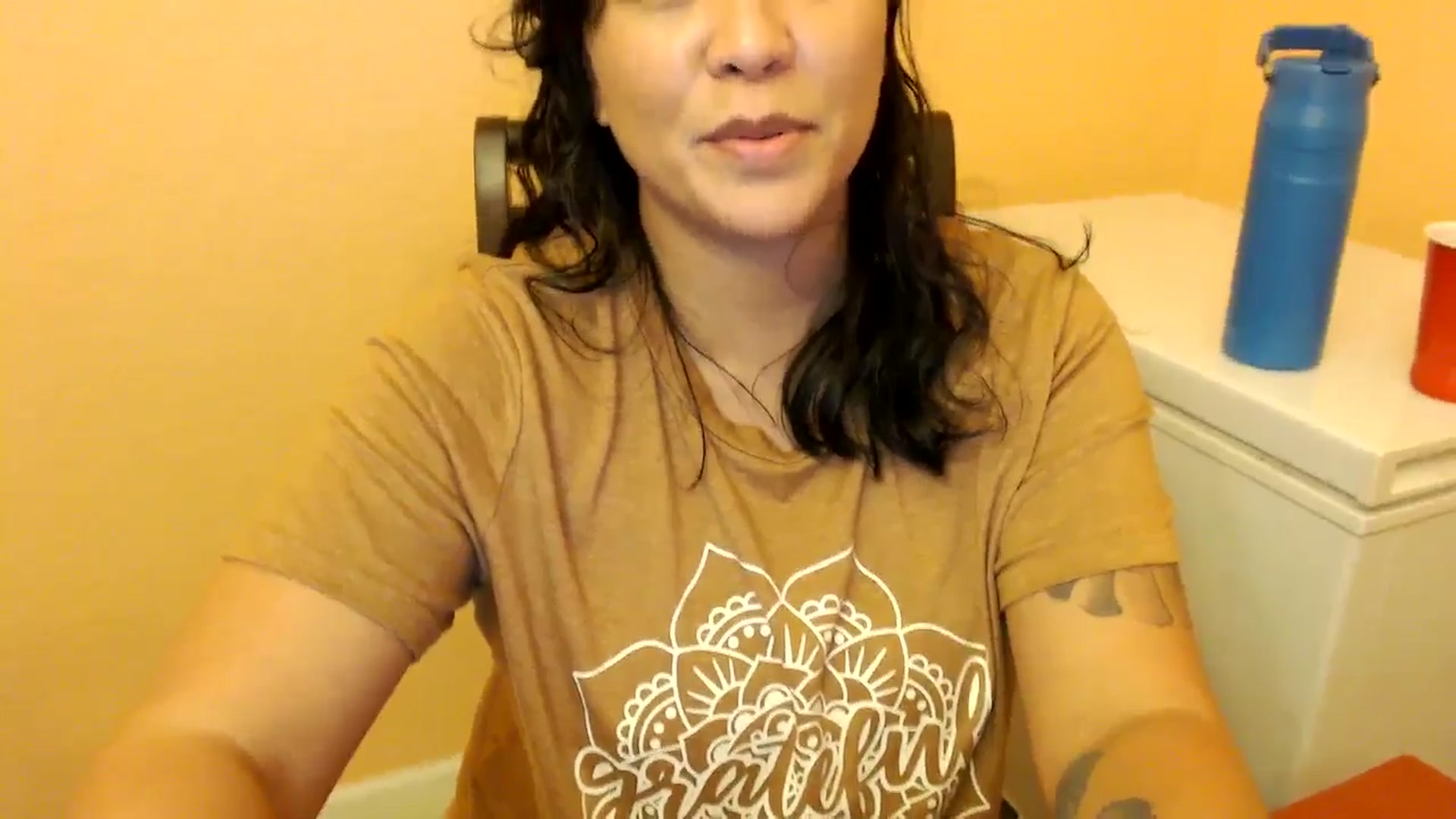 Gallery image thumbnail from MickaylaMinx's myfreecams stream on, 01/03/2025, 22:57 image 19 of 20