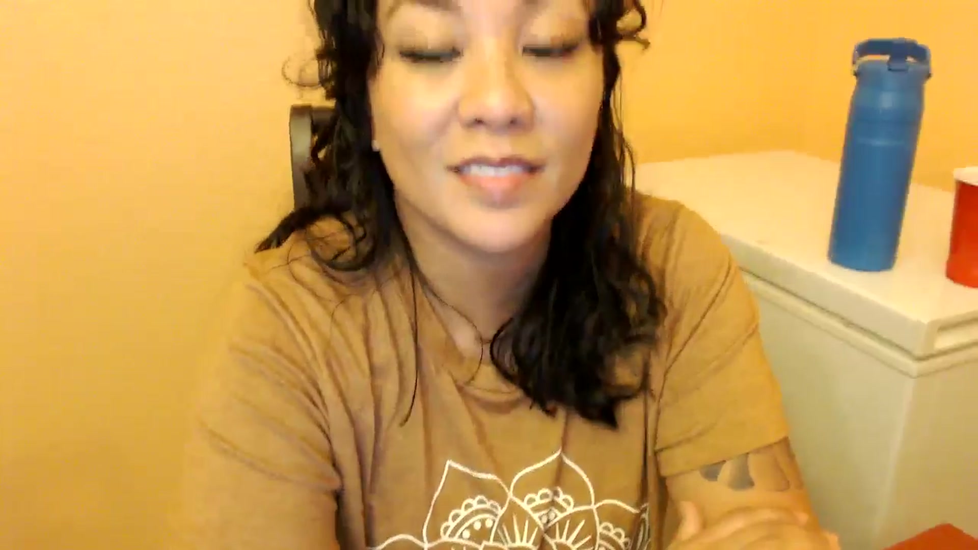 Gallery image thumbnail from MickaylaMinx's myfreecams stream on, 01/03/2025, 22:57 image 6 of 20
