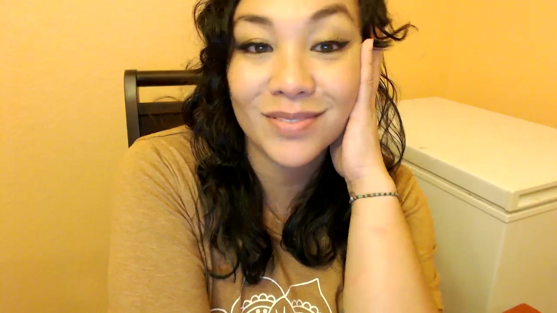 Gallery image thumbnail from MickaylaMinx's myfreecams stream on, 01/04/2025, 24:31 image 10 of 20