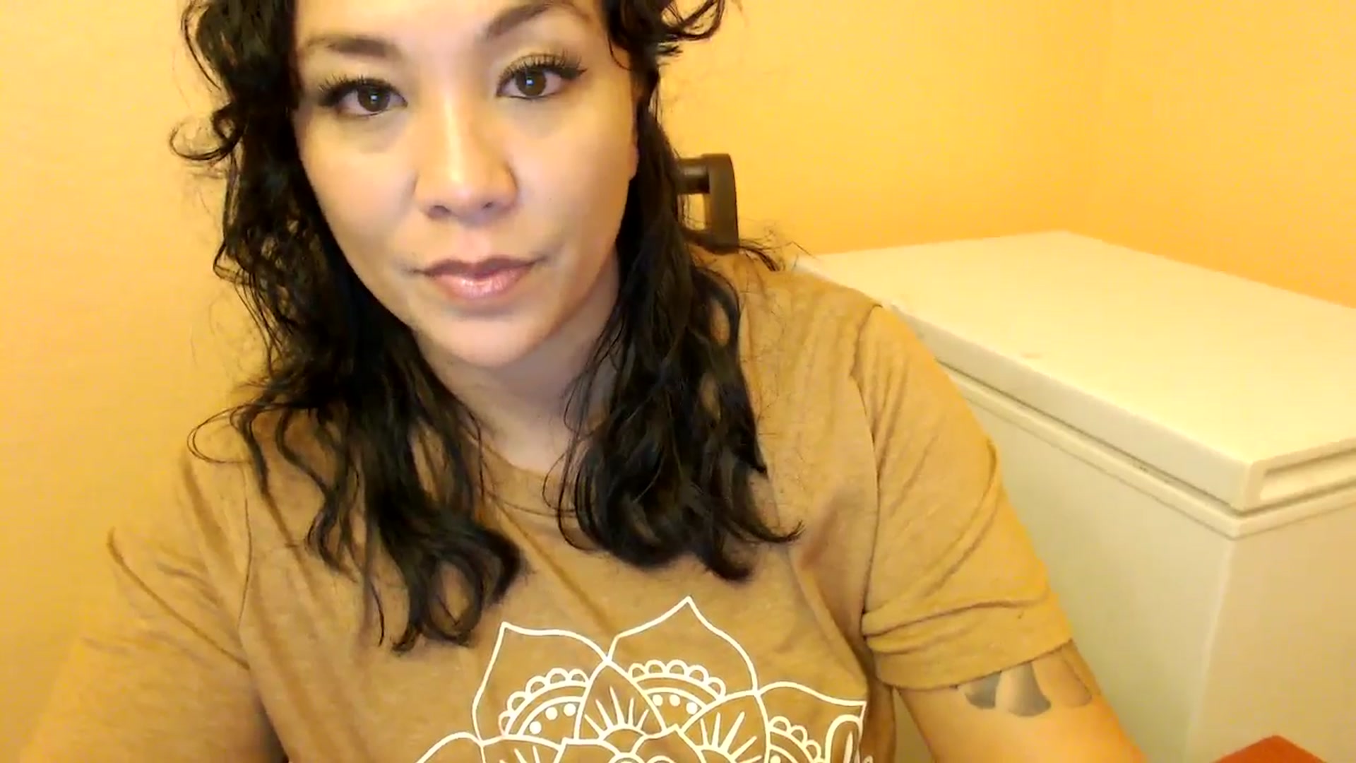 Gallery image thumbnail from MickaylaMinx's myfreecams stream on, 01/04/2025, 24:31 image 18 of 20