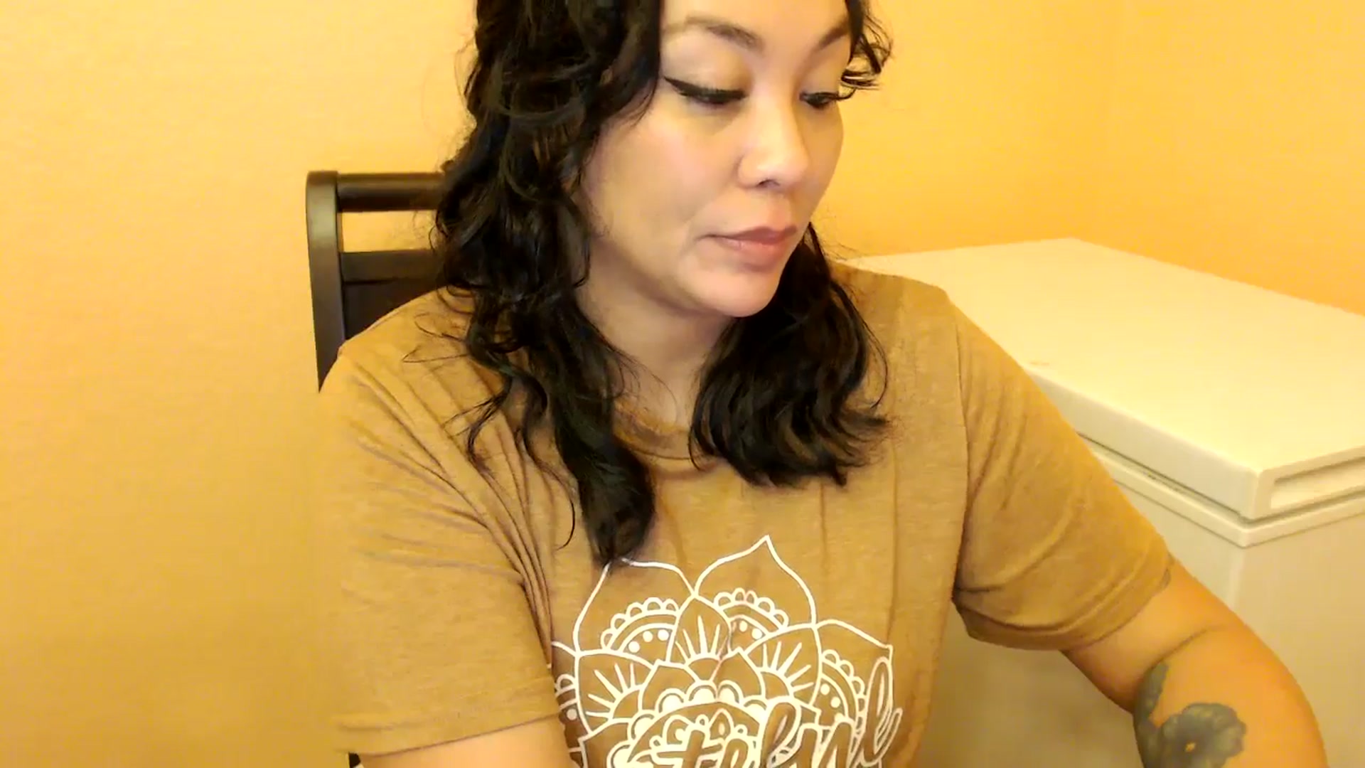 Gallery image thumbnail from MickaylaMinx's myfreecams stream on, 01/04/2025, 24:31 image 4 of 20