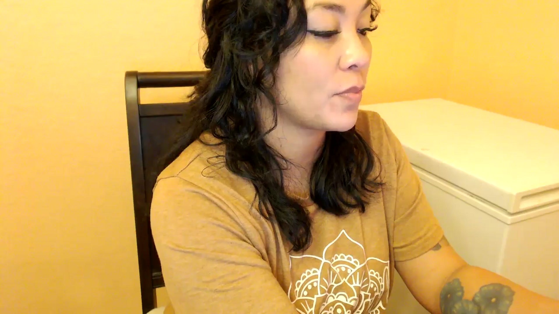 Gallery image thumbnail from MickaylaMinx's myfreecams stream on, 01/04/2025, 24:31 image 8 of 20
