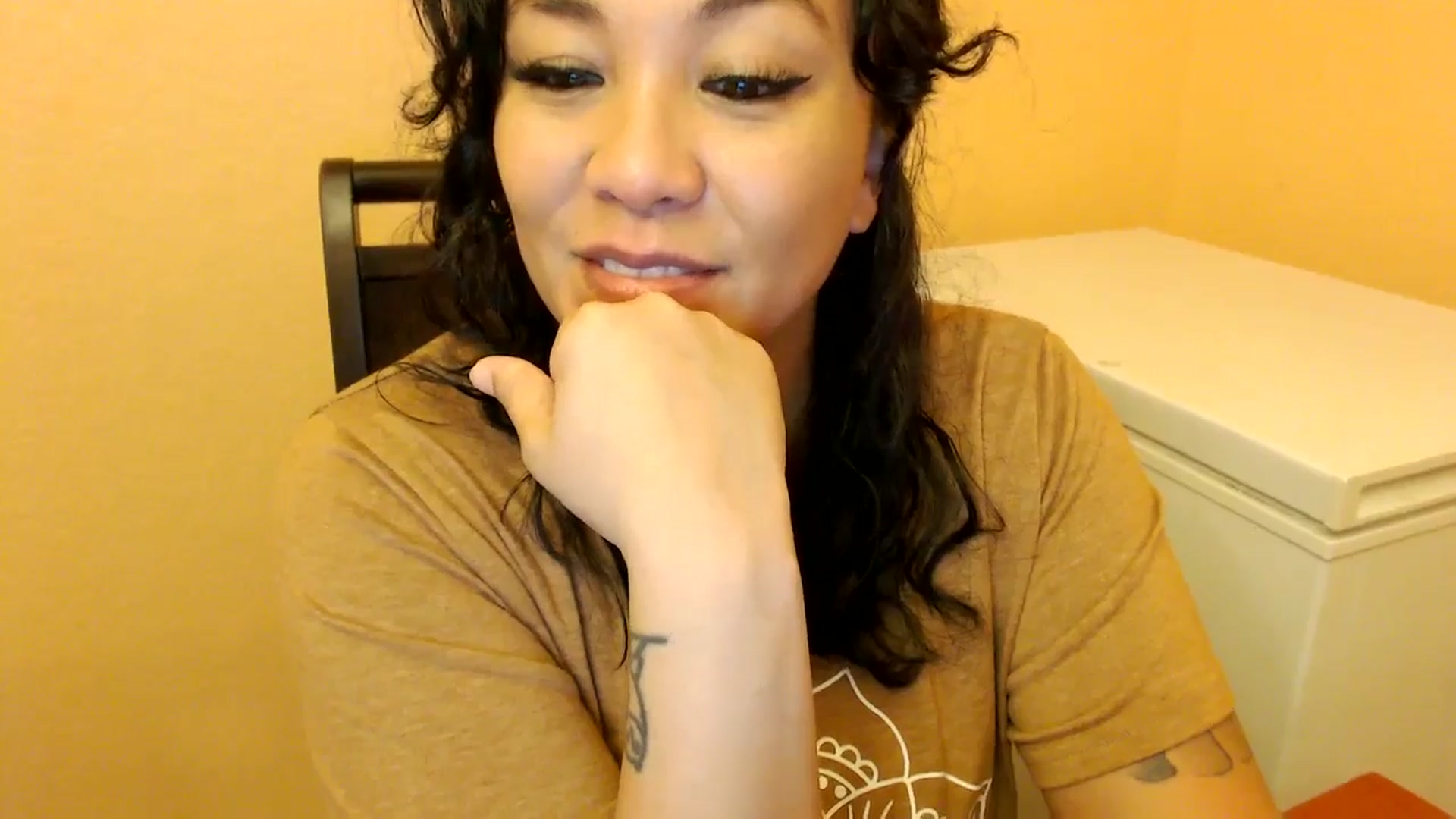 Gallery image thumbnail from MickaylaMinx's myfreecams stream on, 01/04/2025, 24:31 image 6 of 20