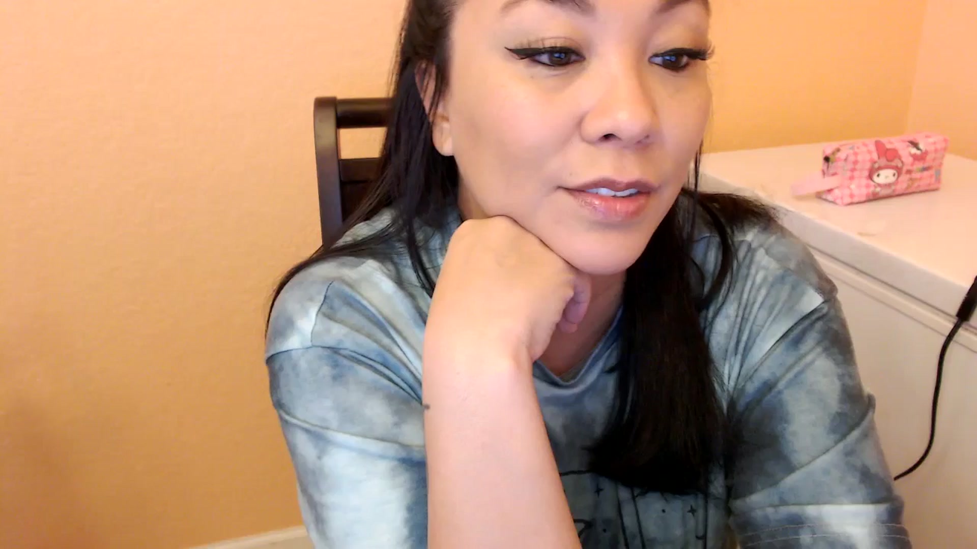Gallery image thumbnail from MickaylaMinx's myfreecams stream on, 01/04/2025, 19:15 image 2 of 20