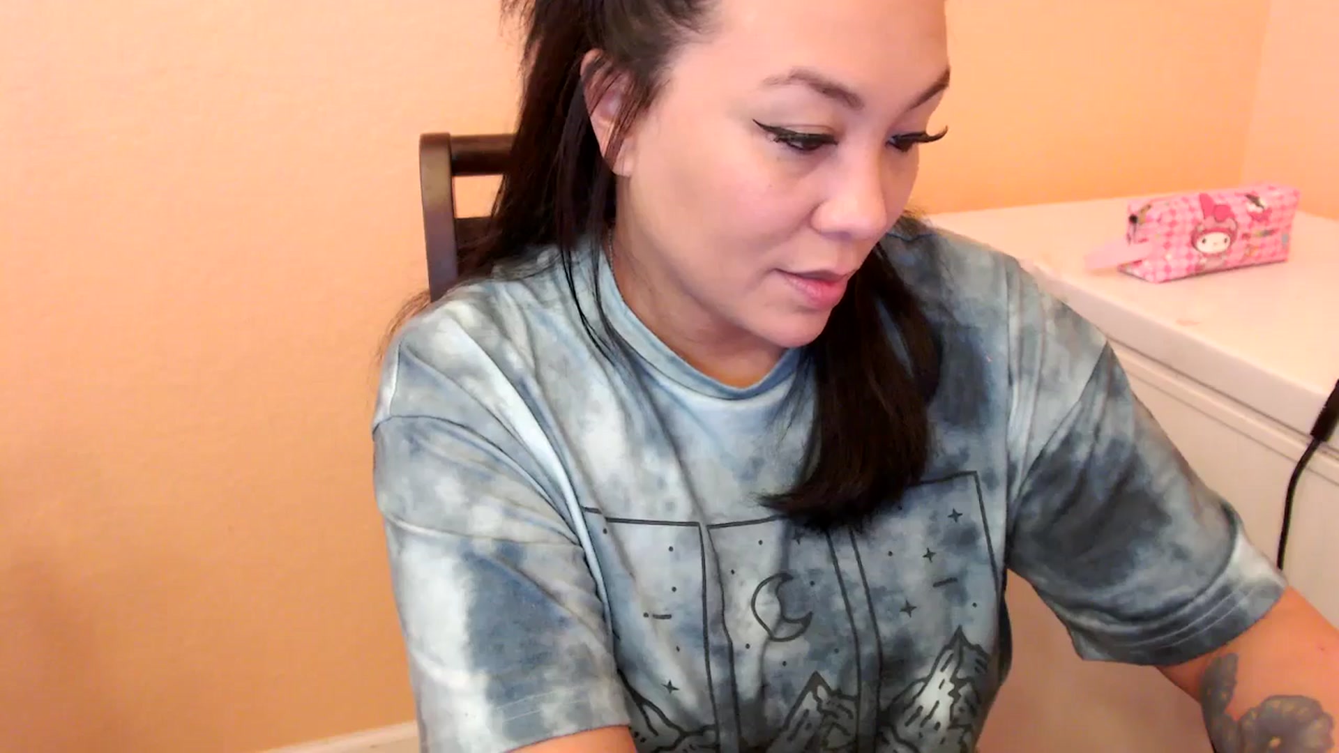 Gallery image thumbnail from MickaylaMinx's myfreecams stream on, 01/04/2025, 19:15 image 16 of 20