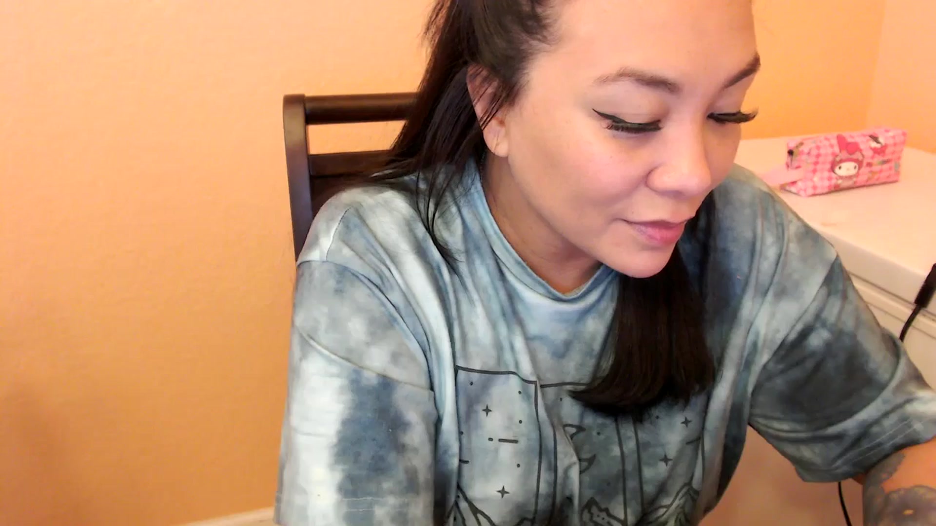 Gallery image thumbnail from MickaylaMinx's myfreecams stream on, 01/04/2025, 19:15 image 8 of 20