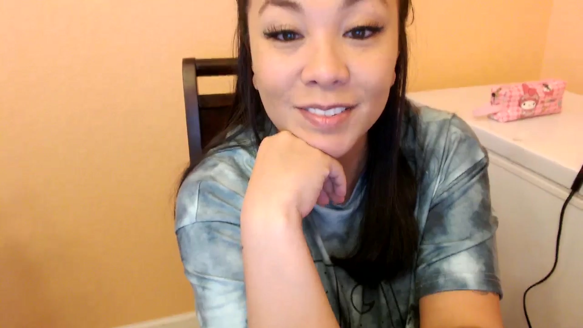Gallery image thumbnail from MickaylaMinx's myfreecams stream on, 01/04/2025, 19:15 image 13 of 20
