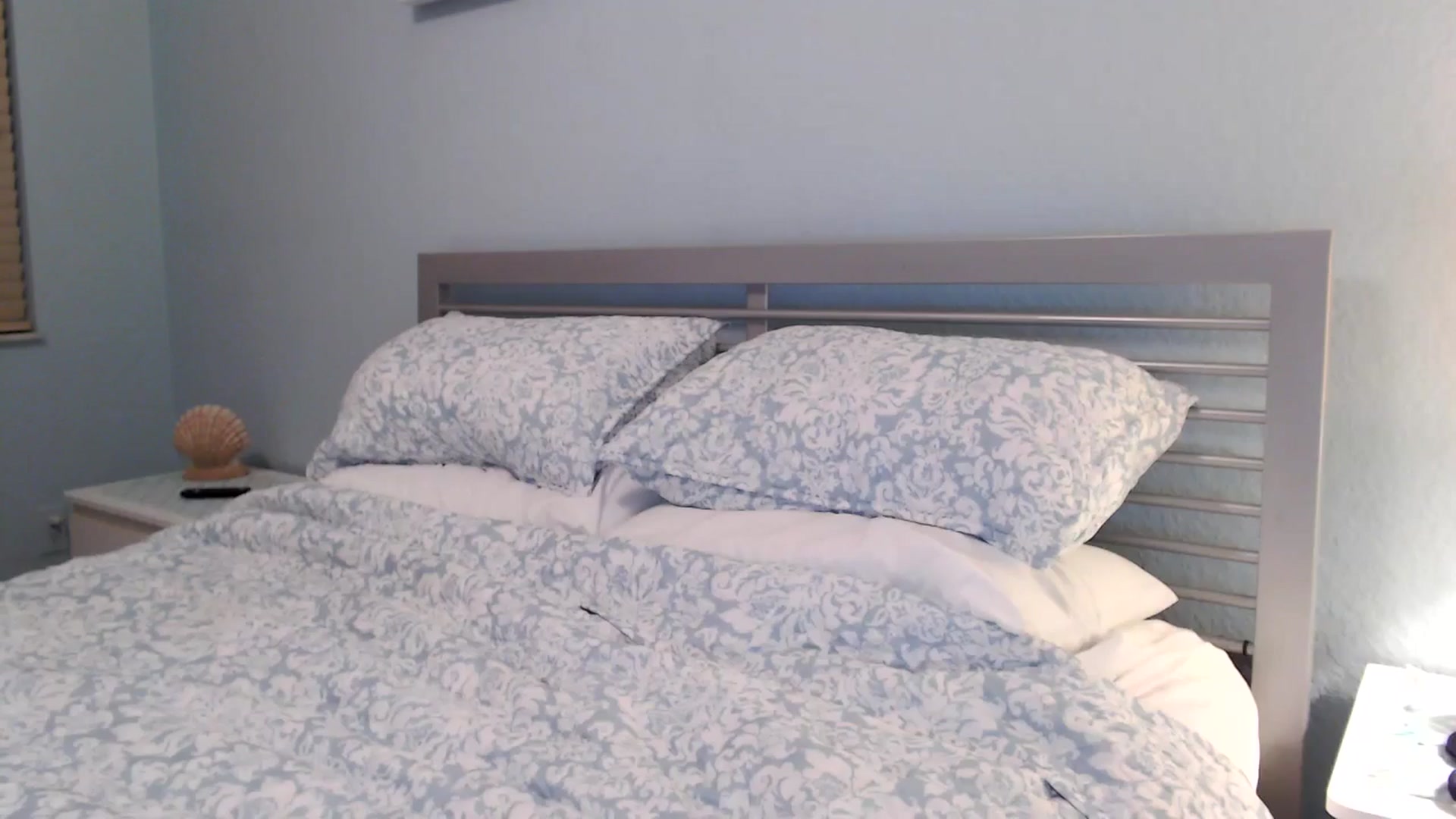 Gallery image thumbnail from MickaylaMinx's myfreecams stream on, 01/06/2025, 23:37 image 4 of 20