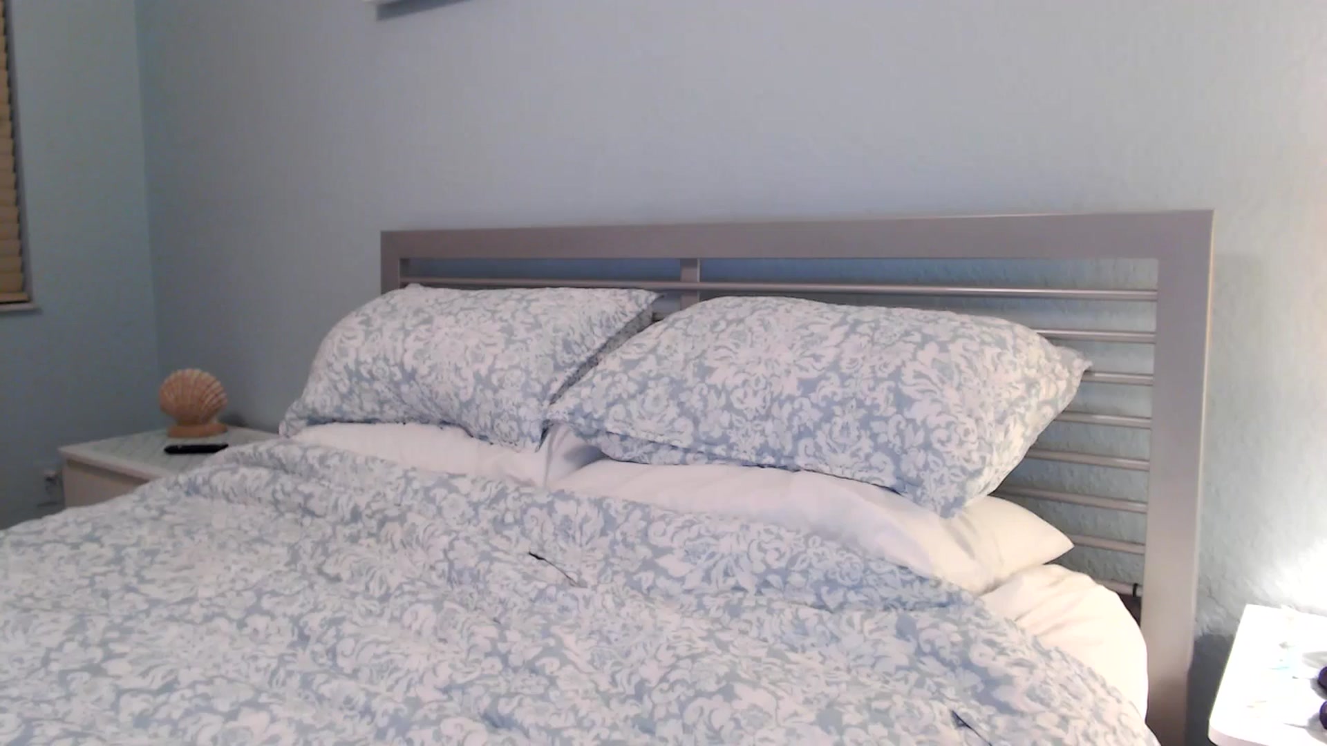 Gallery image thumbnail from MickaylaMinx's myfreecams stream on, 01/06/2025, 23:37 image 2 of 20