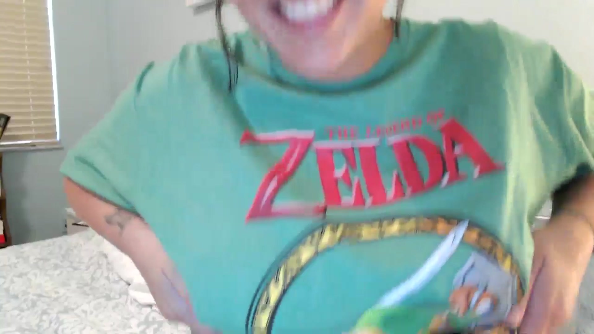 Gallery image thumbnail from MickaylaMinx's myfreecams stream on, 01/08/2025, 22:27 image 14 of 20