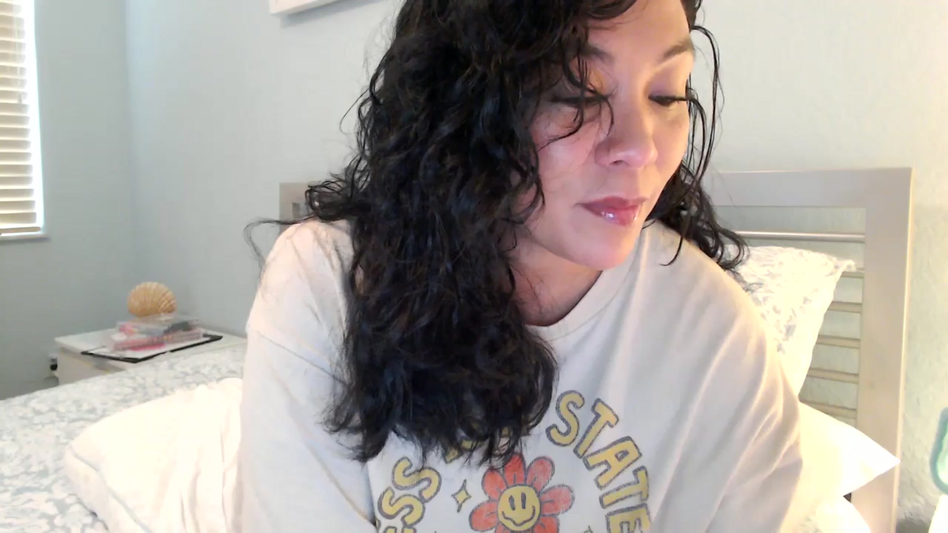 Gallery image thumbnail from MickaylaMinx's myfreecams stream on, 01/09/2025, 19:20 image 16 of 20