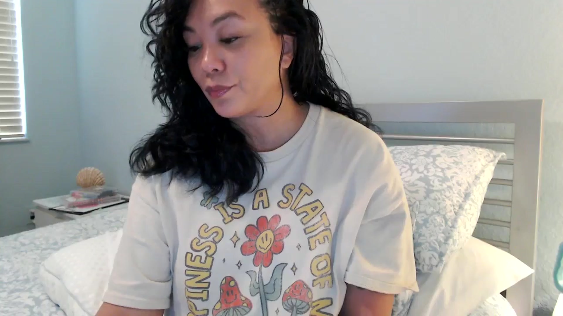 Gallery image thumbnail from MickaylaMinx's myfreecams stream on, 01/09/2025, 19:20 image 10 of 20
