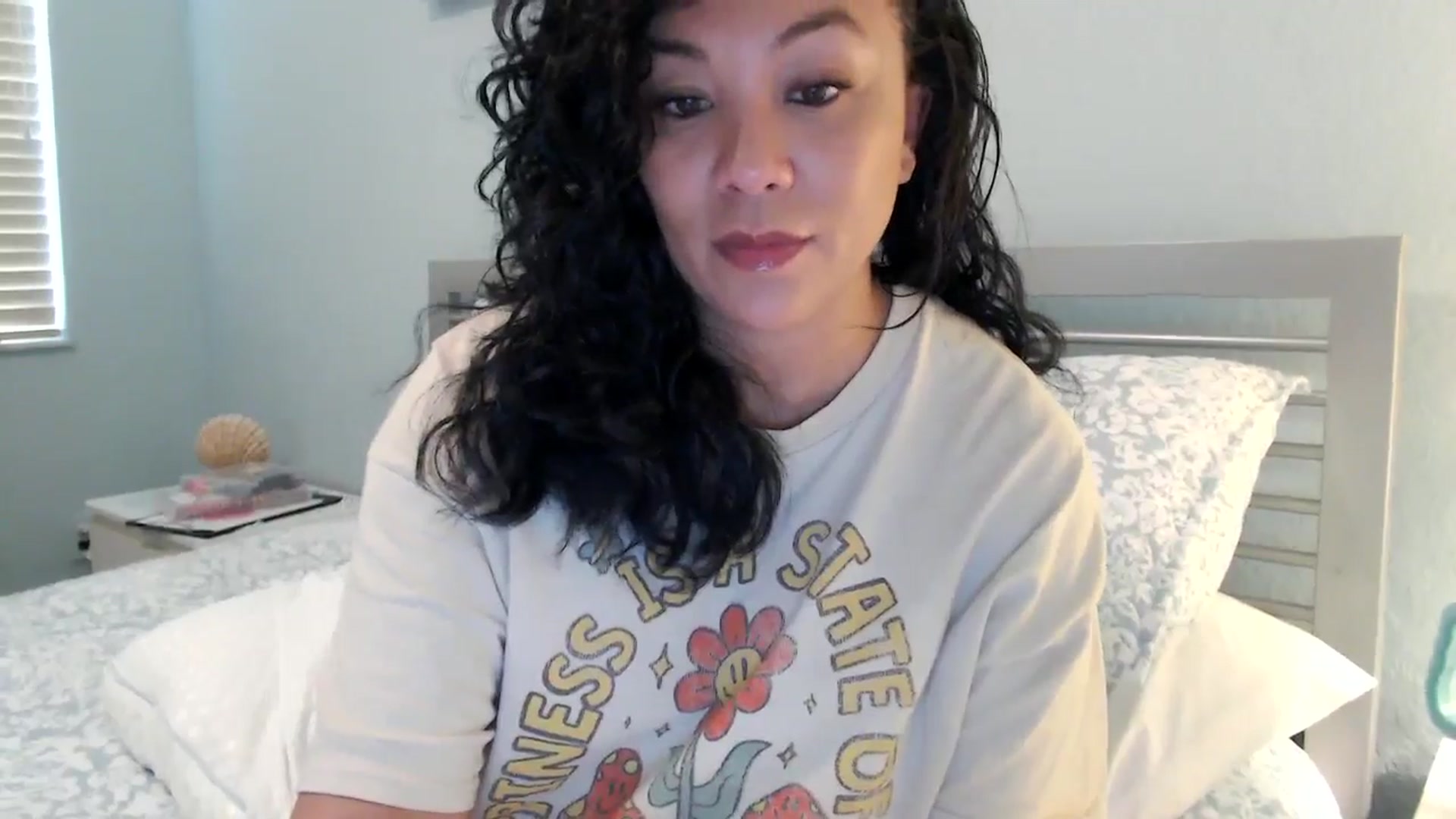 Gallery image thumbnail from MickaylaMinx's myfreecams stream on, 01/09/2025, 19:20 image 19 of 20