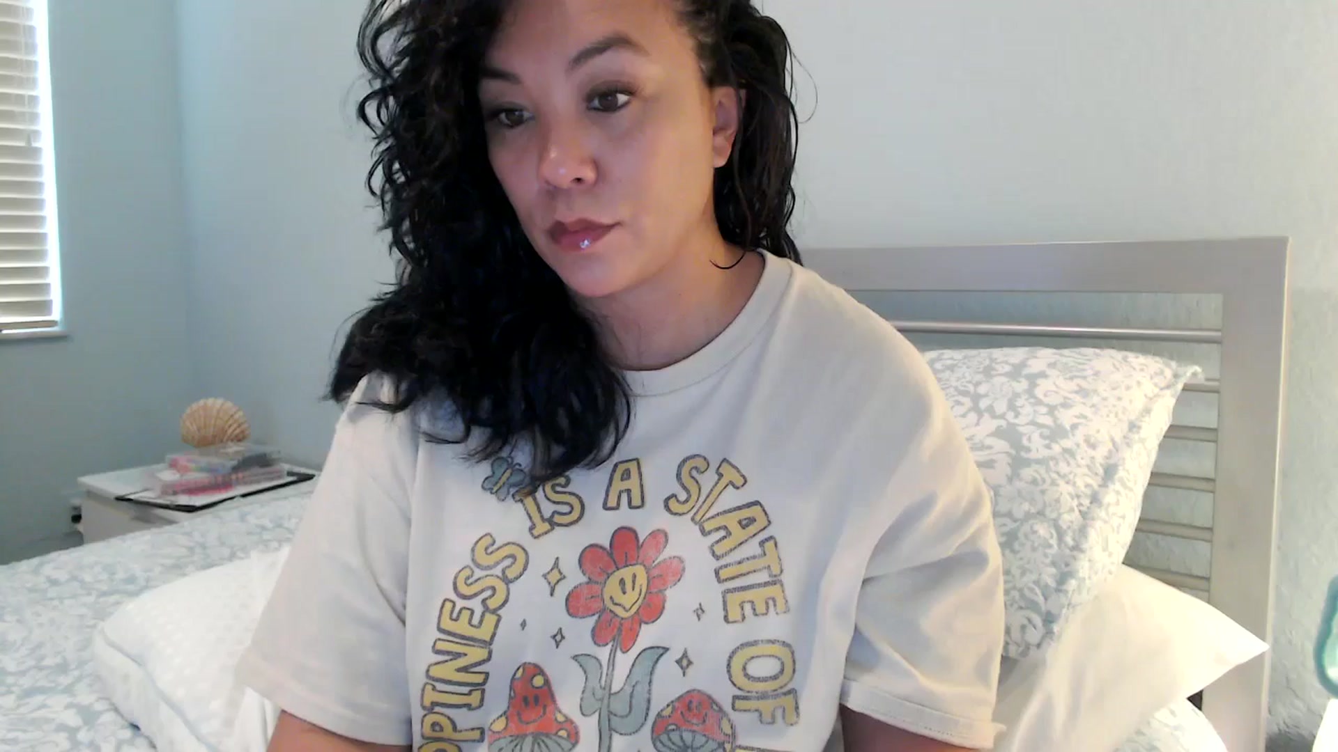 Gallery image thumbnail from MickaylaMinx's myfreecams stream on, 01/09/2025, 19:20 image 1 of 20