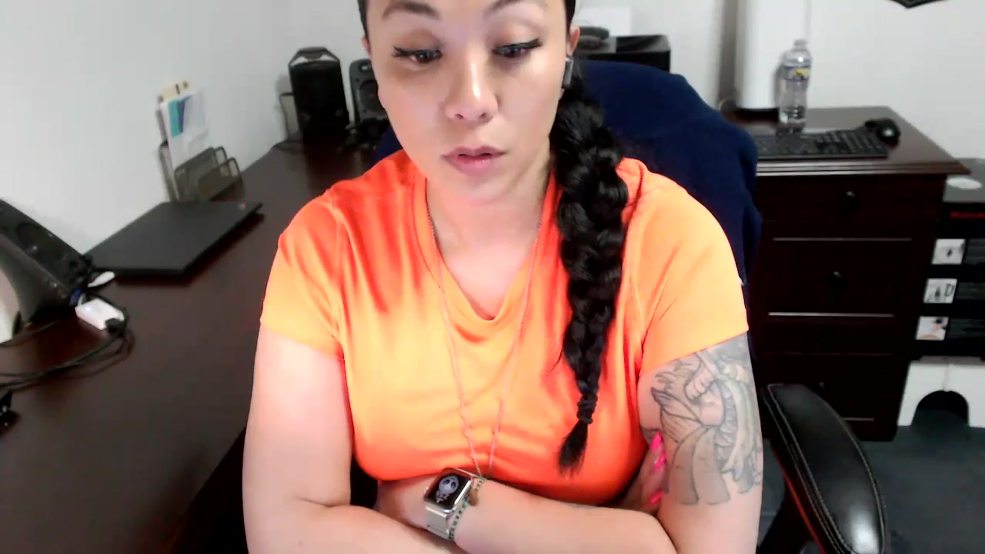 Gallery image thumbnail from MickaylaMoon's myfreecams stream on, 05/06/2024, 19:22 image 6 of 20