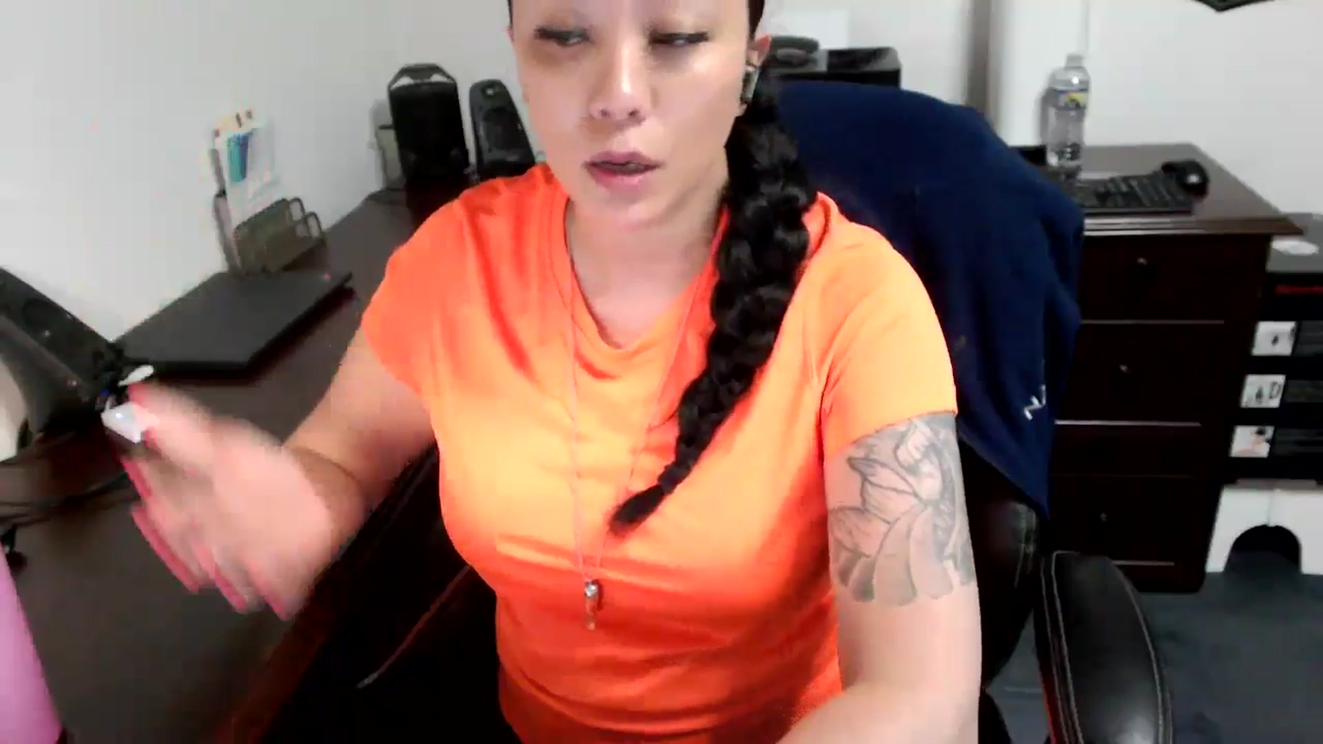 Gallery image thumbnail from MickaylaMoon's myfreecams stream on, 05/06/2024, 19:22 image 4 of 20