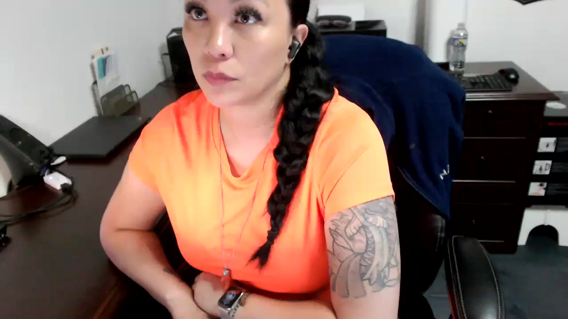 Gallery image thumbnail from MickaylaMoon's myfreecams stream on, 05/06/2024, 19:22 image 7 of 20