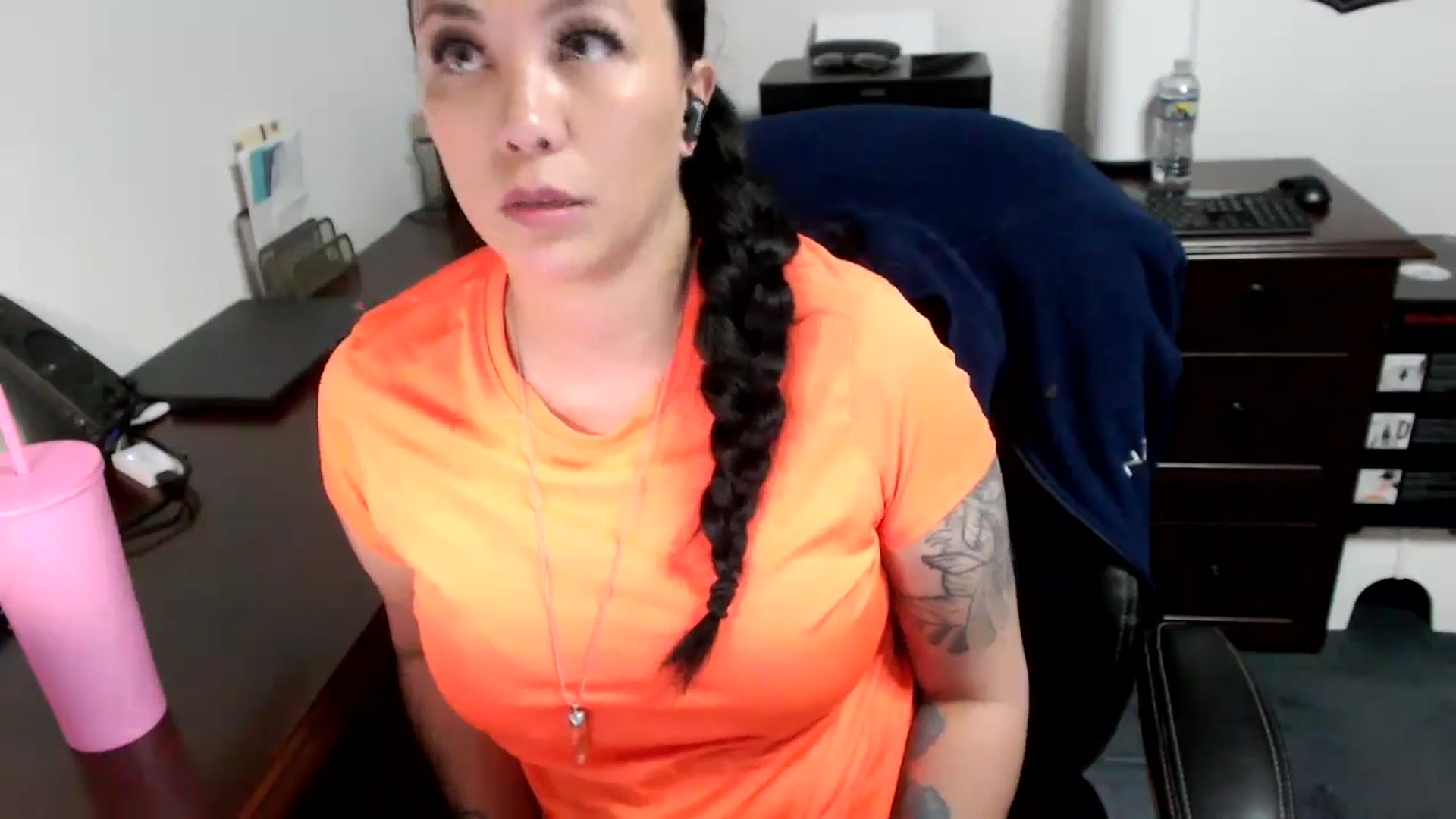 Gallery image thumbnail from MickaylaMoon's myfreecams stream on, 05/06/2024, 19:22 image 14 of 20