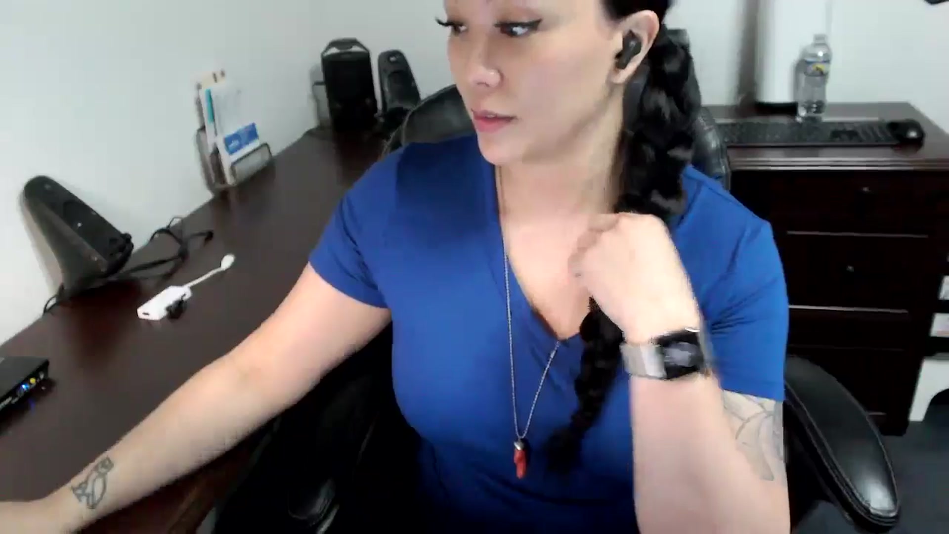 Gallery image thumbnail from MickaylaMoon's myfreecams stream on, 05/07/2024, 16:23 image 4 of 20