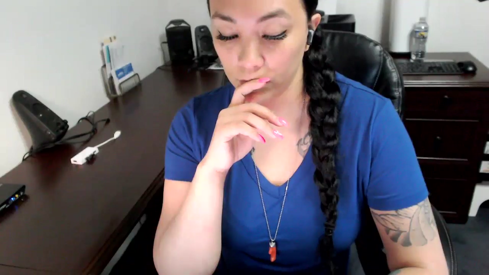 Gallery image thumbnail from MickaylaMoon's myfreecams stream on, 05/07/2024, 16:23 image 10 of 20