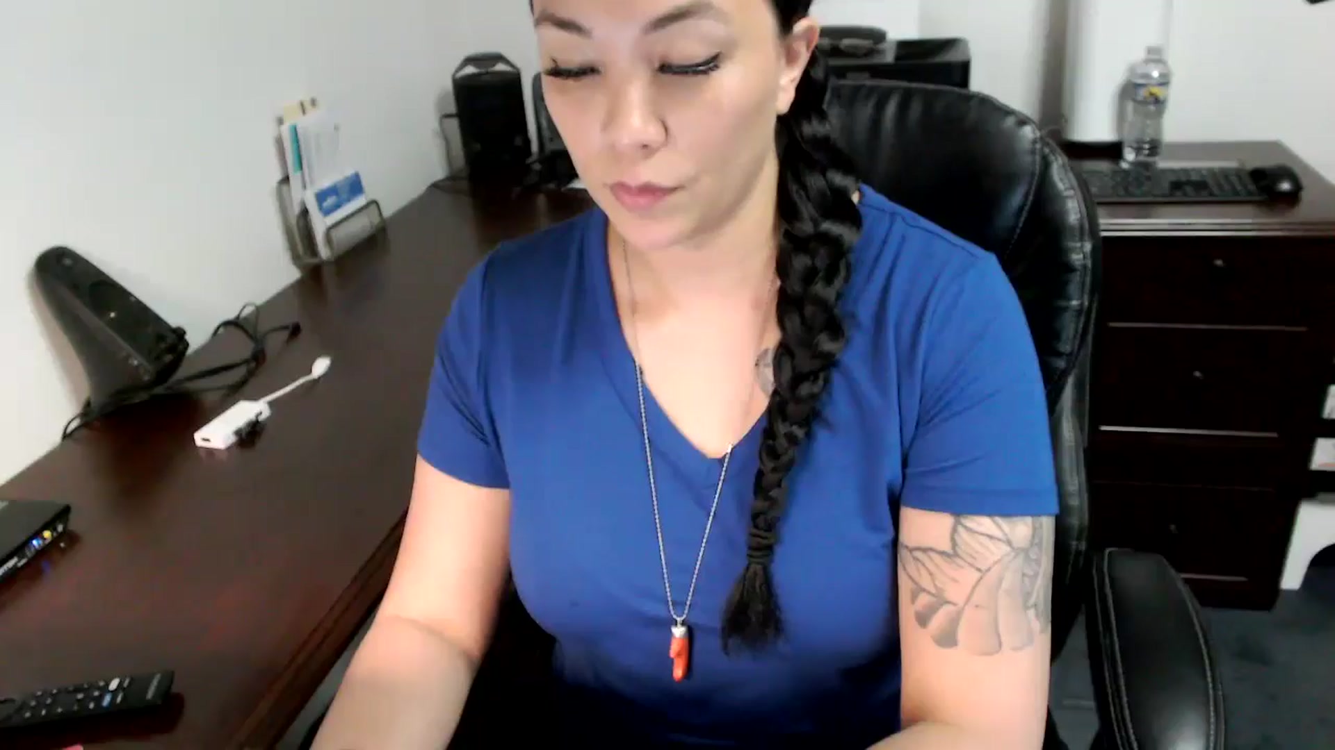 Gallery image thumbnail from MickaylaMoon's myfreecams stream on, 05/07/2024, 17:04 image 1 of 20