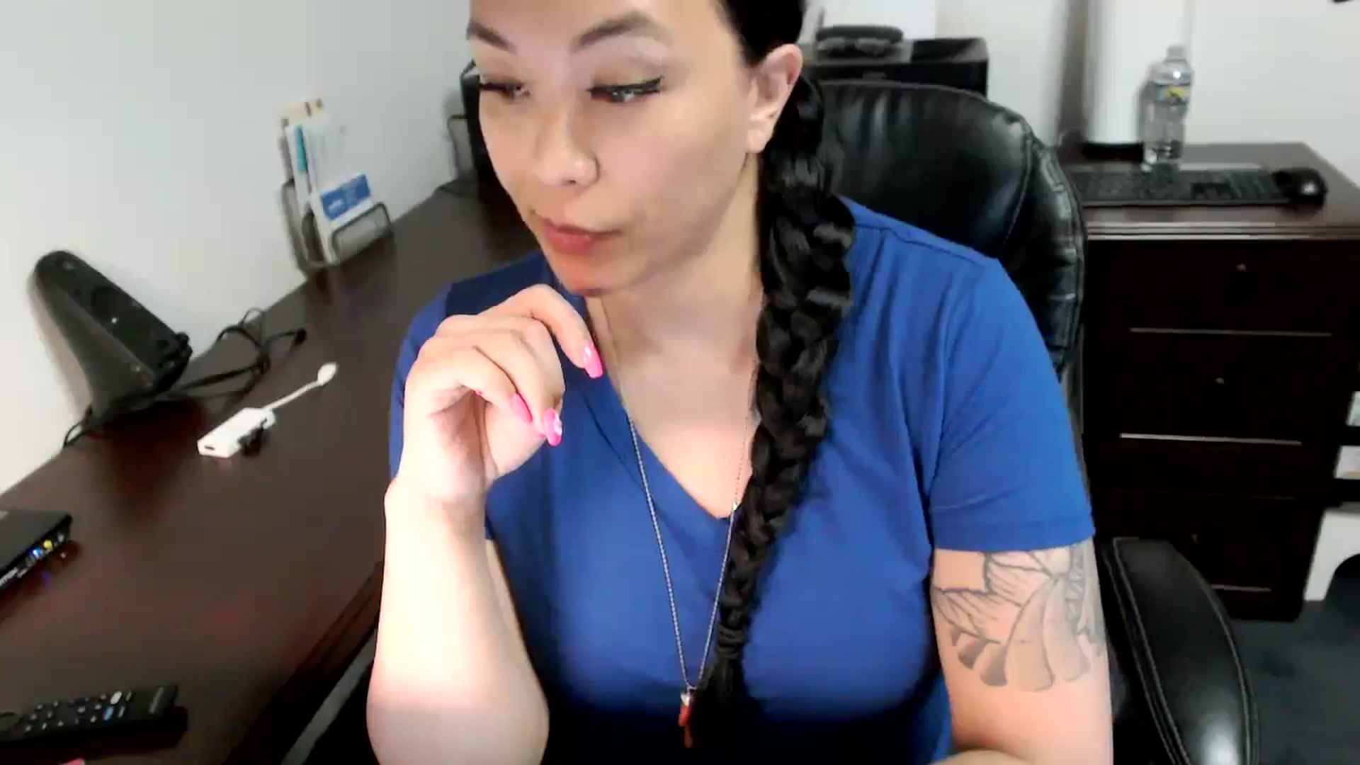 Gallery image thumbnail from MickaylaMoon's myfreecams stream on, 05/07/2024, 17:04 image 4 of 20