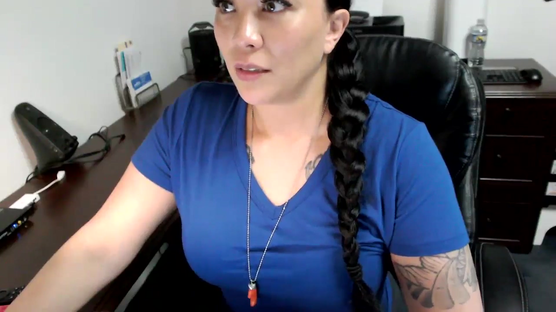 Gallery image thumbnail from MickaylaMoon's myfreecams stream on, 05/07/2024, 17:04 image 10 of 20