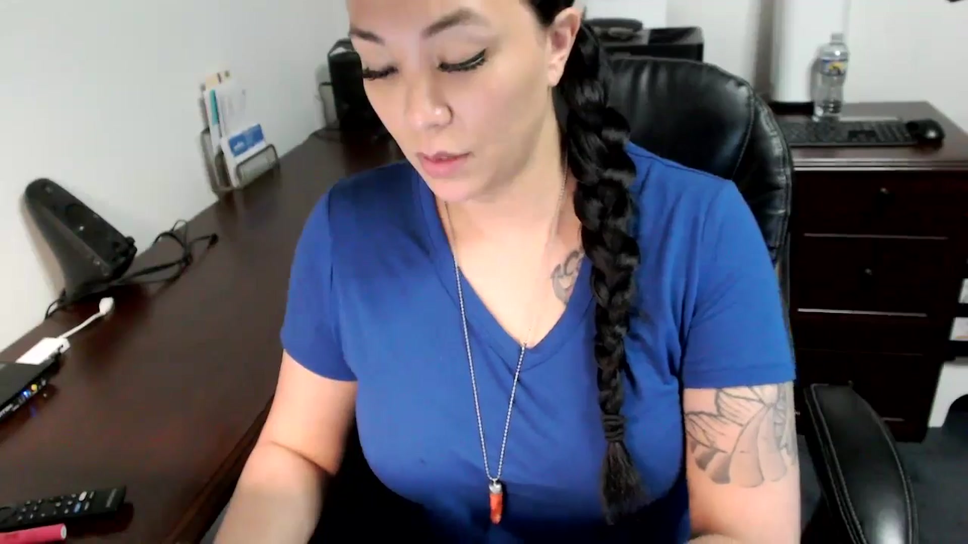 Gallery image thumbnail from MickaylaMoon's myfreecams stream on, 05/07/2024, 17:04 image 8 of 20