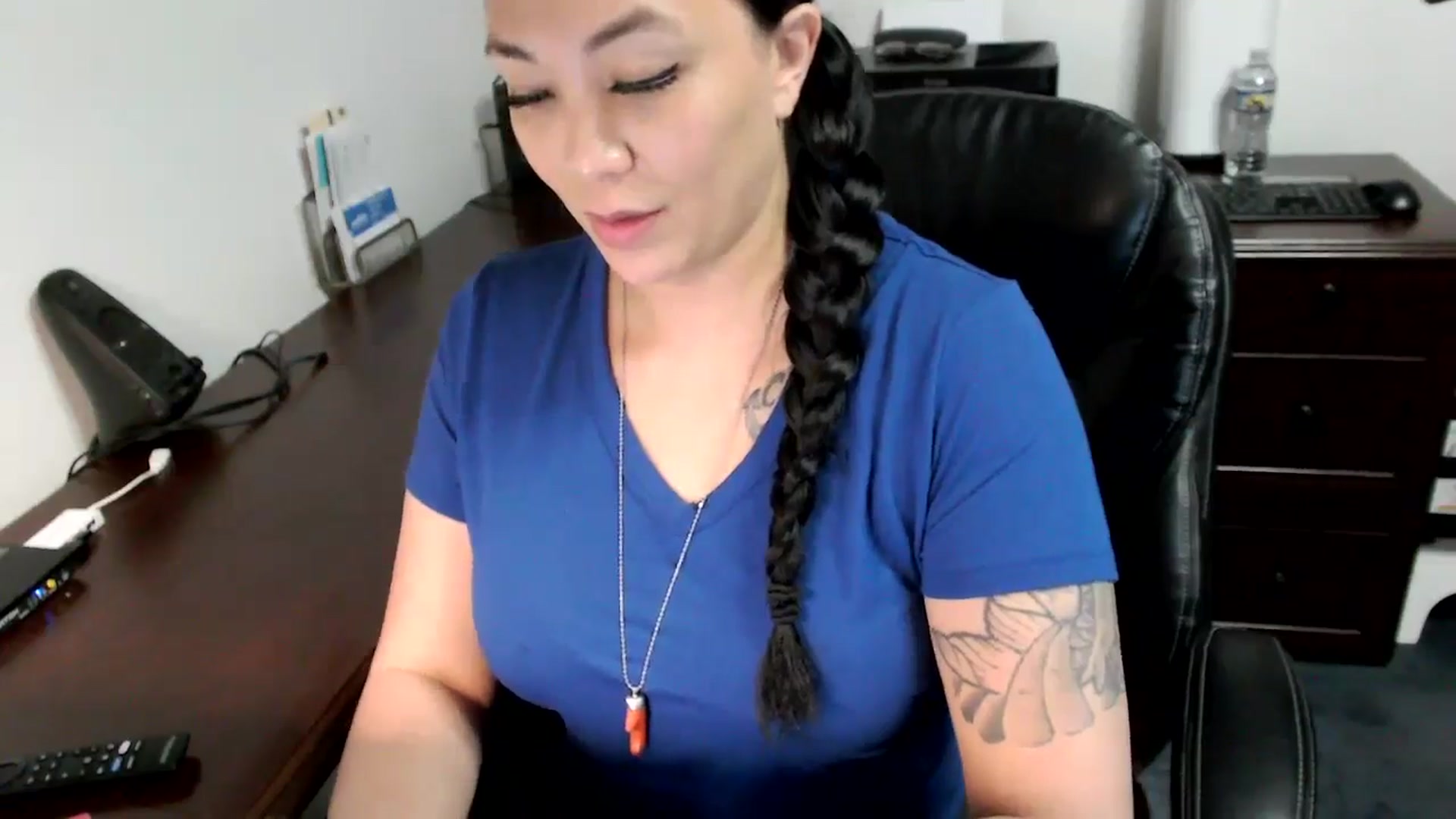 Gallery image thumbnail from MickaylaMoon's myfreecams stream on, 05/07/2024, 17:04 image 7 of 20