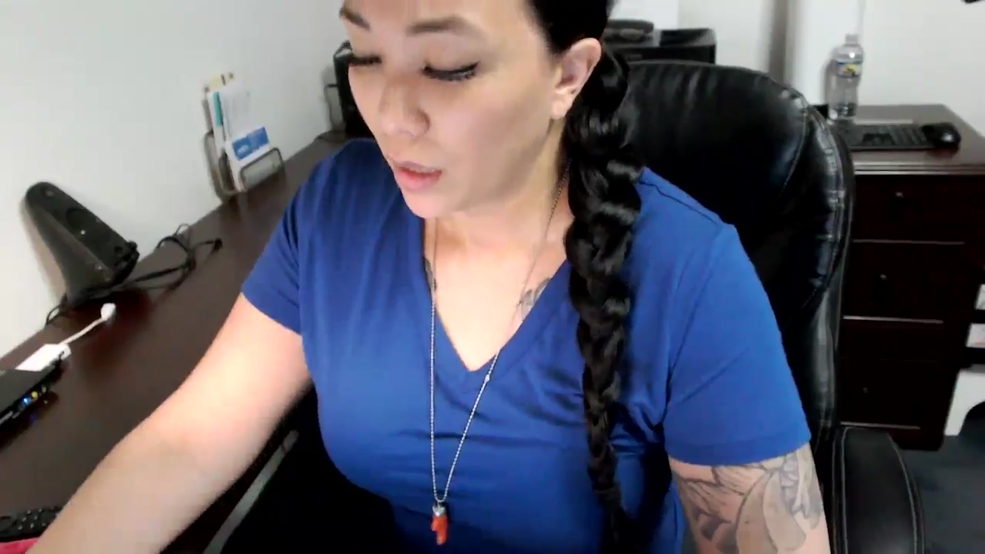 Gallery image thumbnail from MickaylaMoon's myfreecams stream on, 05/07/2024, 17:04 image 12 of 20