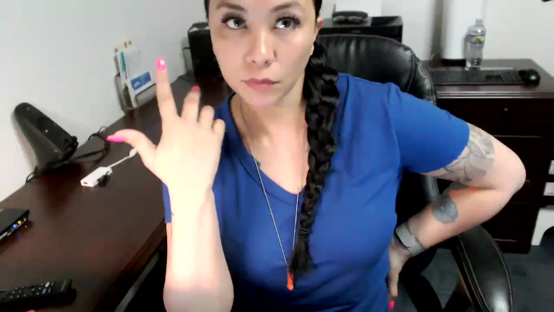 Gallery image thumbnail from MickaylaMoon's myfreecams stream on, 05/07/2024, 17:04 image 5 of 20