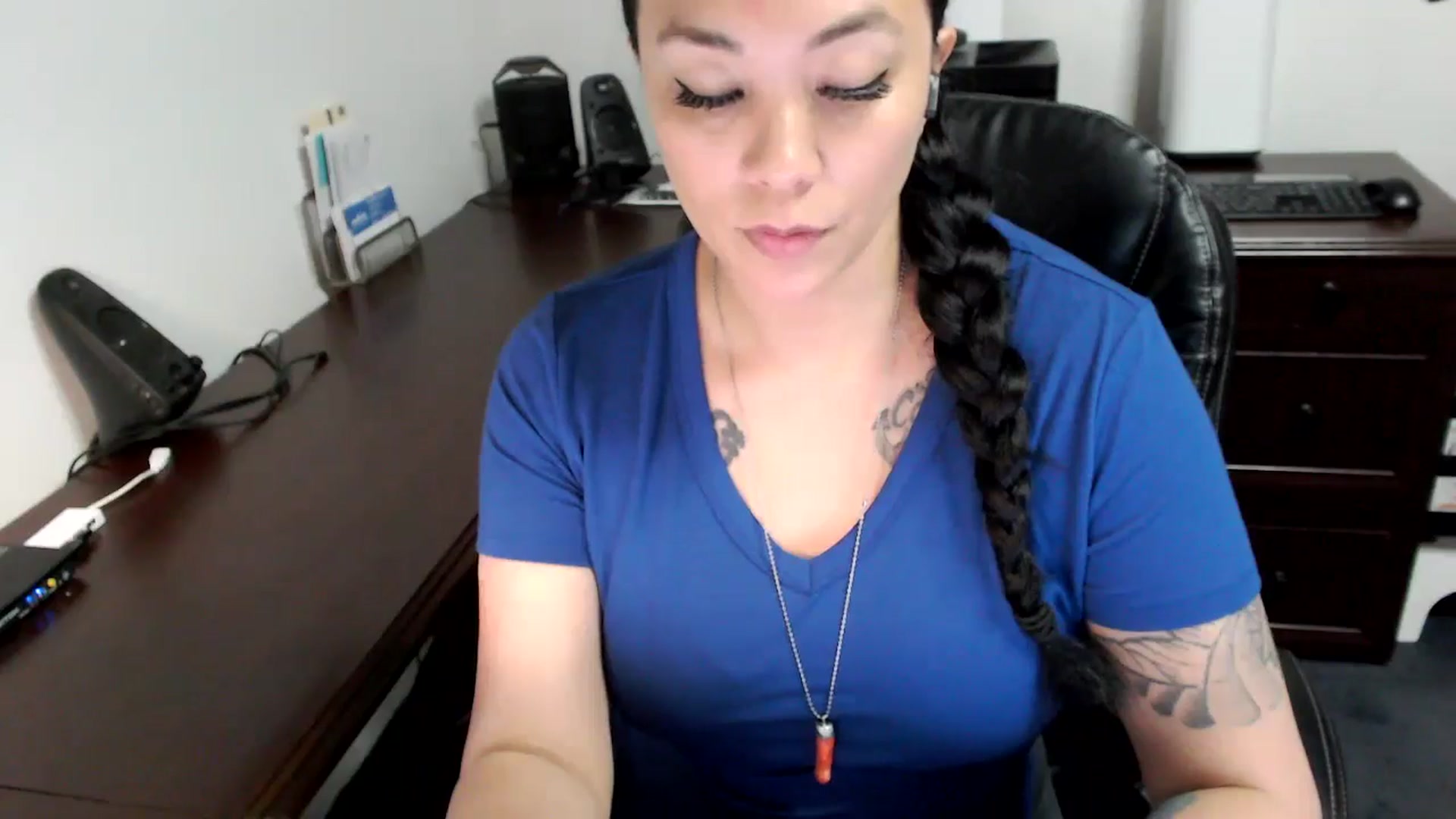 Gallery image thumbnail from MickaylaMoon's myfreecams stream on, 05/07/2024, 17:46 image 15 of 20