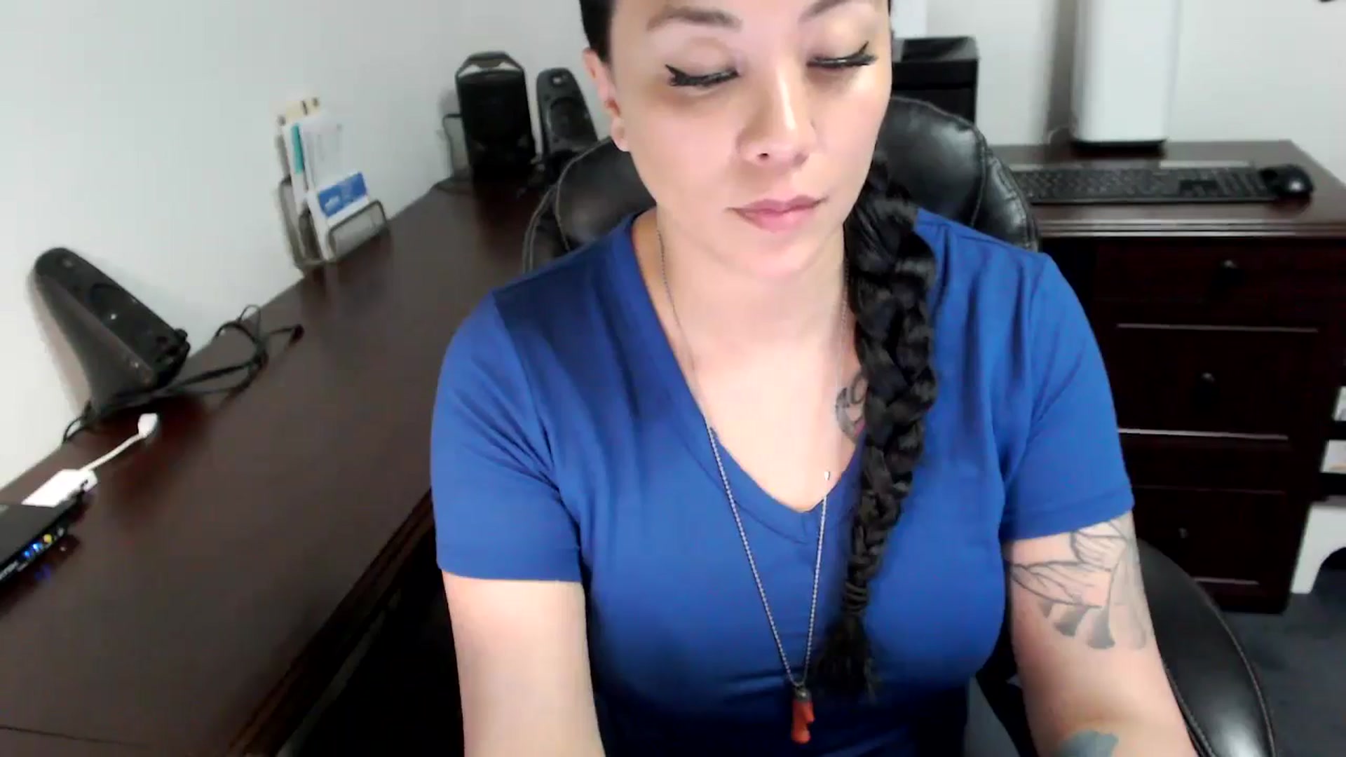 Gallery image thumbnail from MickaylaMoon's myfreecams stream on, 05/07/2024, 17:46 image 11 of 20