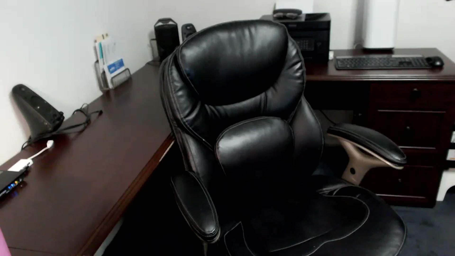Gallery image thumbnail from MickaylaMoon's myfreecams stream on, 05/07/2024, 17:46 image 20 of 20