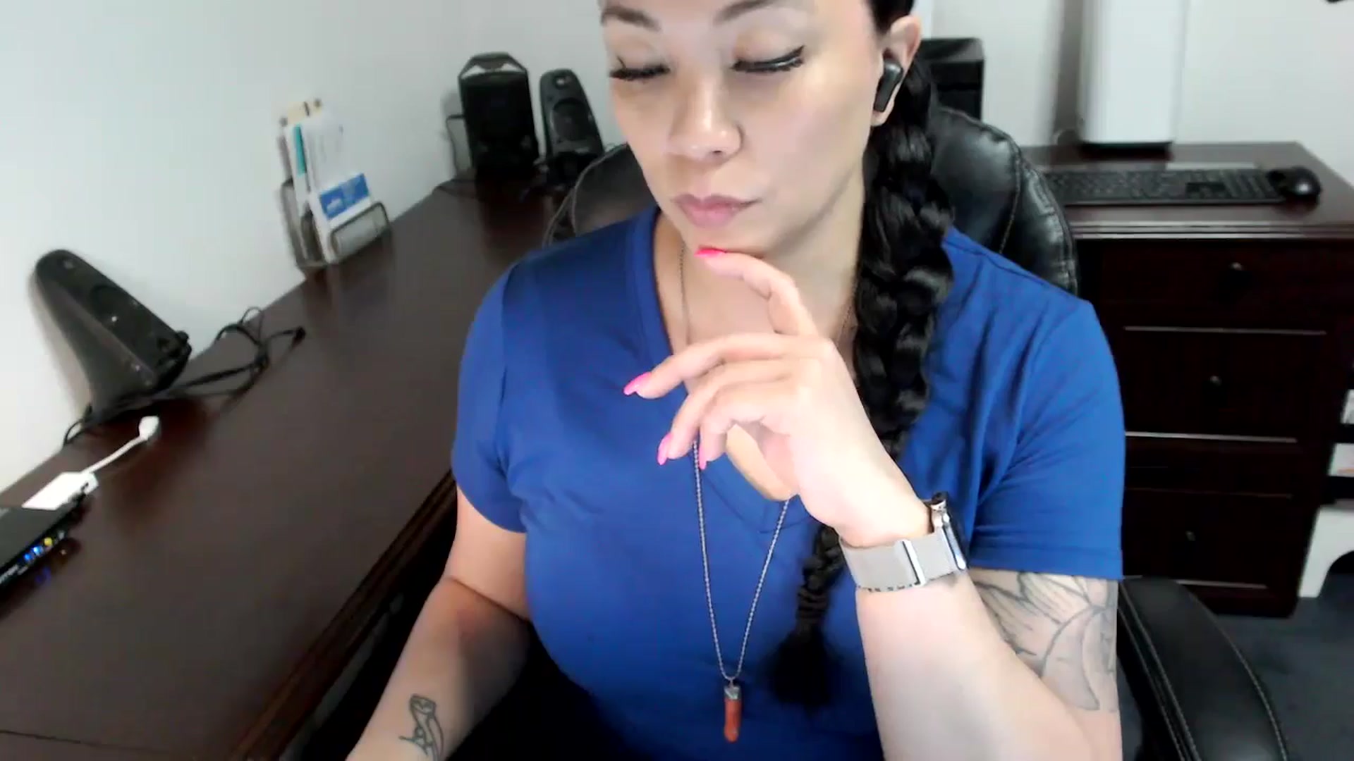 Gallery image thumbnail from MickaylaMoon's myfreecams stream on, 05/07/2024, 17:46 image 10 of 20
