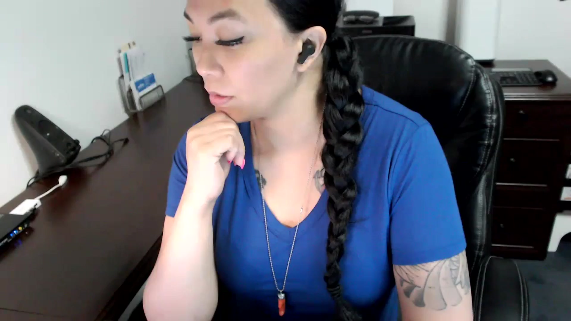 Gallery image thumbnail from MickaylaMoon's myfreecams stream on, 05/07/2024, 17:46 image 14 of 20