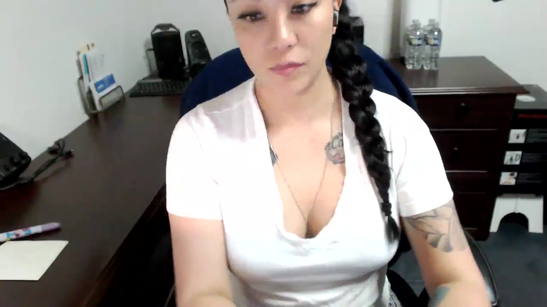 Gallery image thumbnail from MickaylaMoon's myfreecams stream on, 05/08/2024, 15:01 image 11 of 20