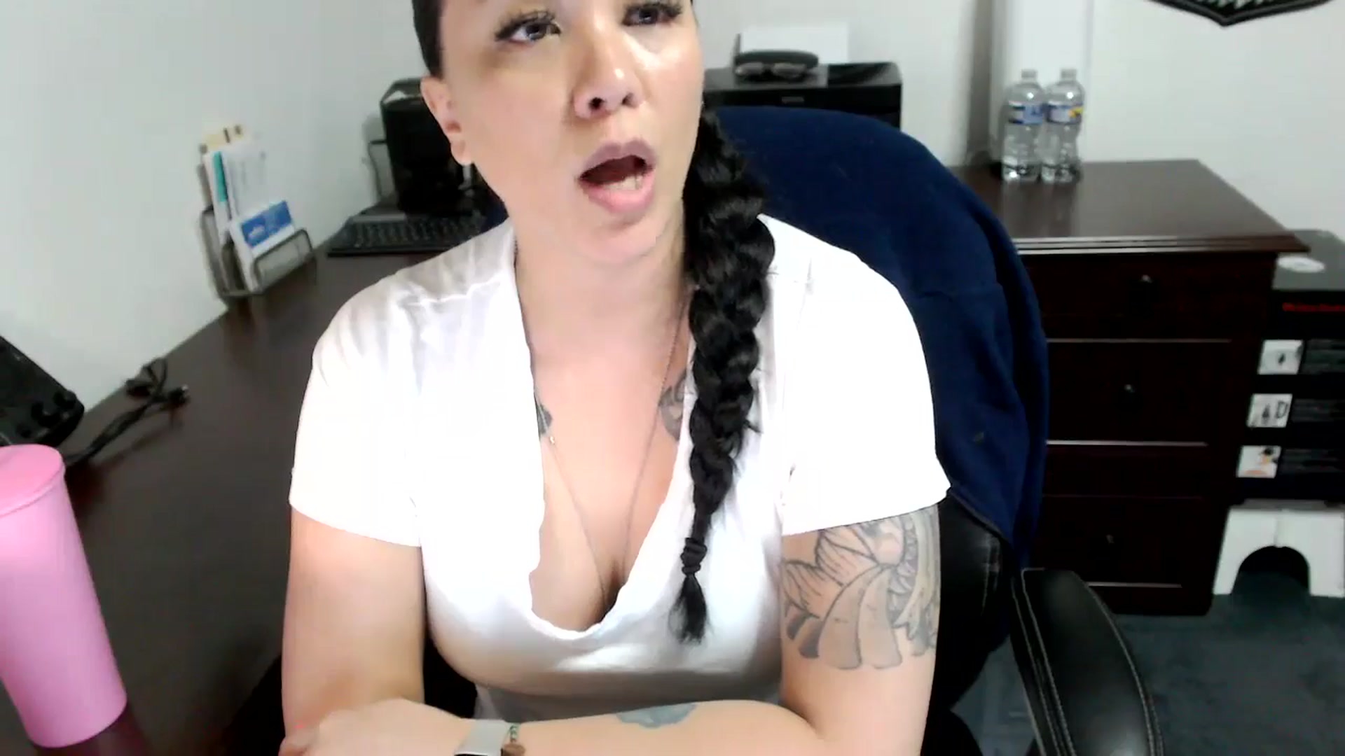 Gallery image thumbnail from MickaylaMoon's myfreecams stream on, 05/08/2024, 16:54 image 11 of 20
