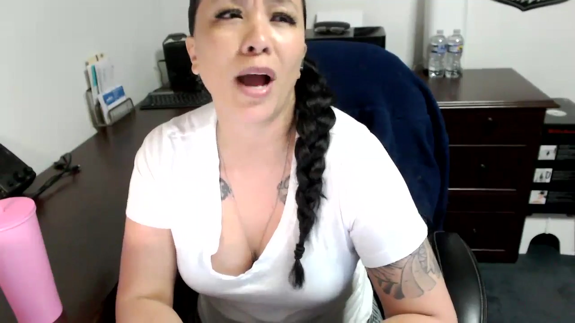 Gallery image thumbnail from MickaylaMoon's myfreecams stream on, 05/08/2024, 16:54 image 3 of 20