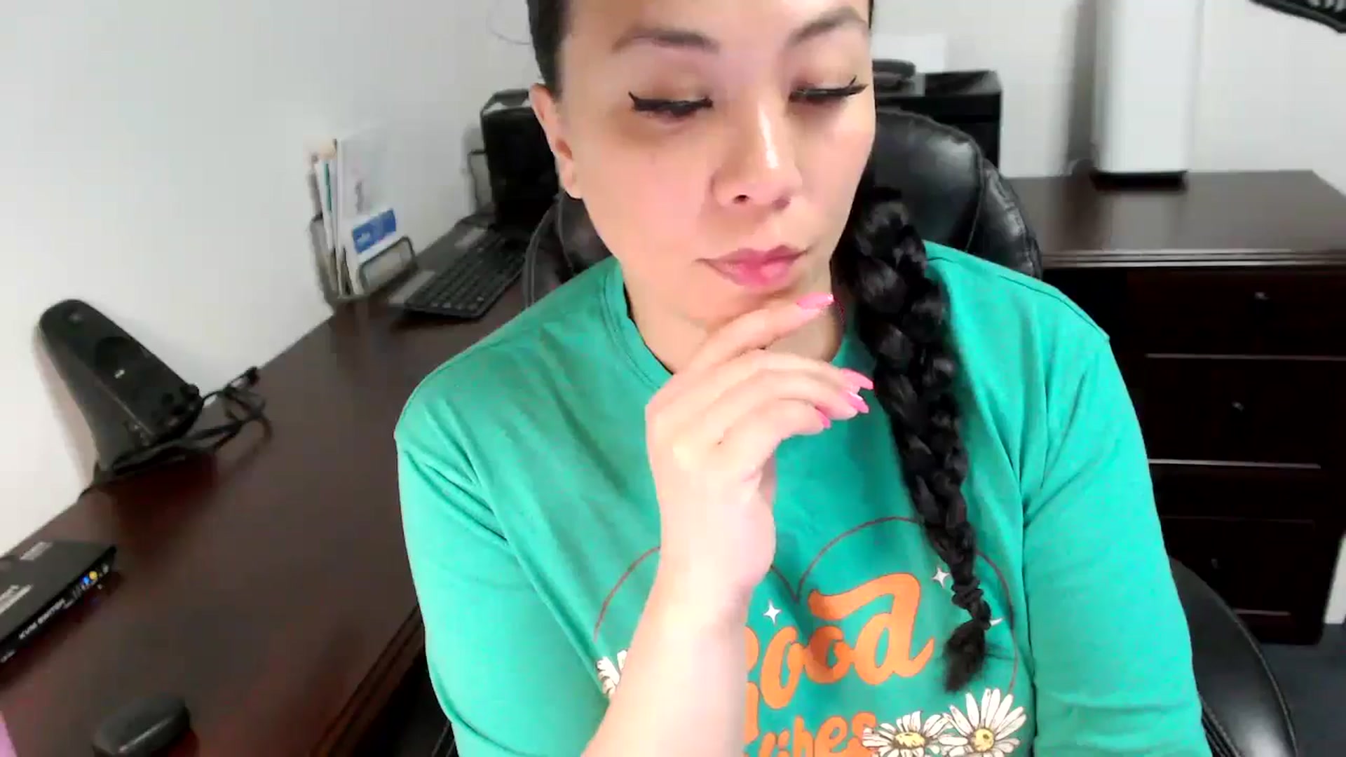Gallery image thumbnail from MickaylaMoon's myfreecams stream on, 05/09/2024, 16:23 image 13 of 20