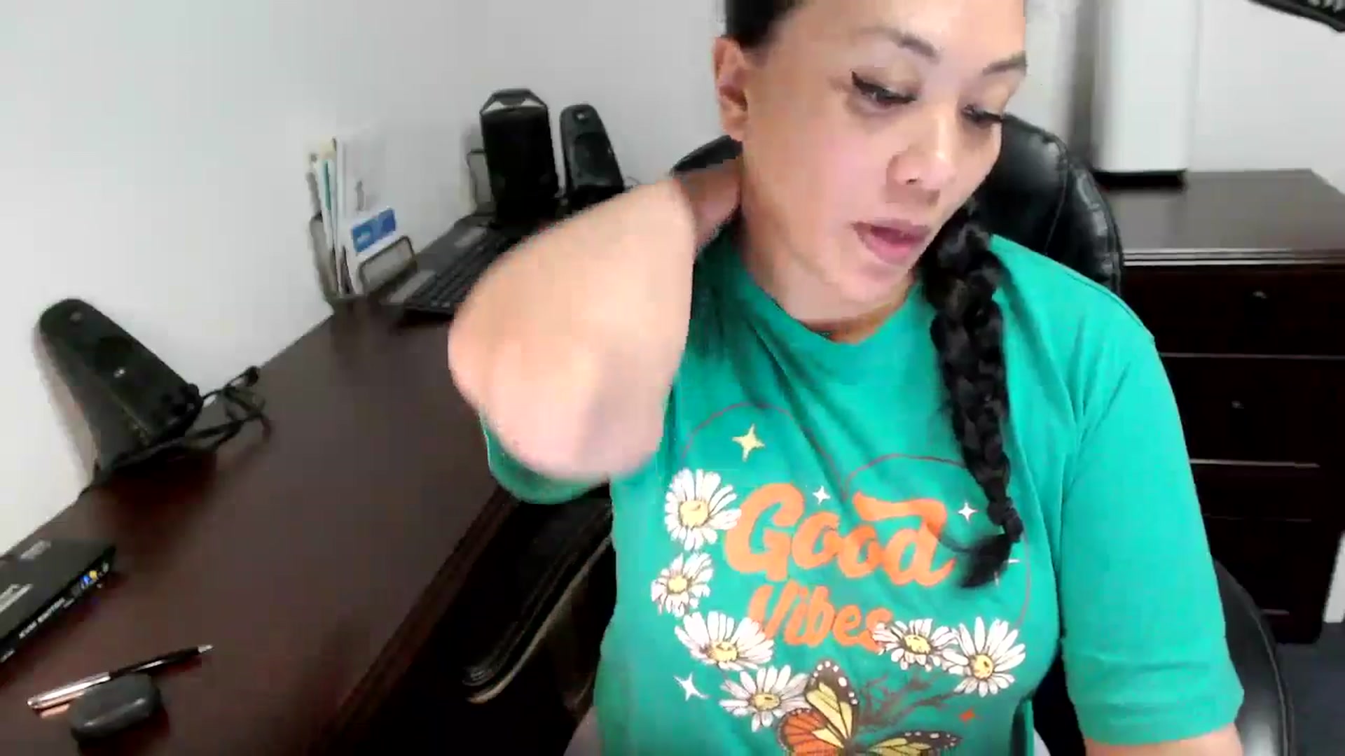 Gallery image thumbnail from MickaylaMoon's myfreecams stream on, 05/09/2024, 20:14 image 11 of 20